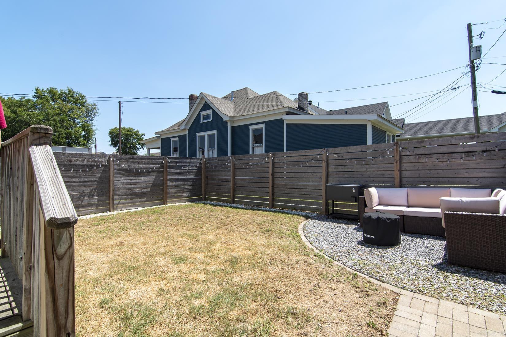 MACARTHUR PLACE ORIGINAL CITY OF - Residential