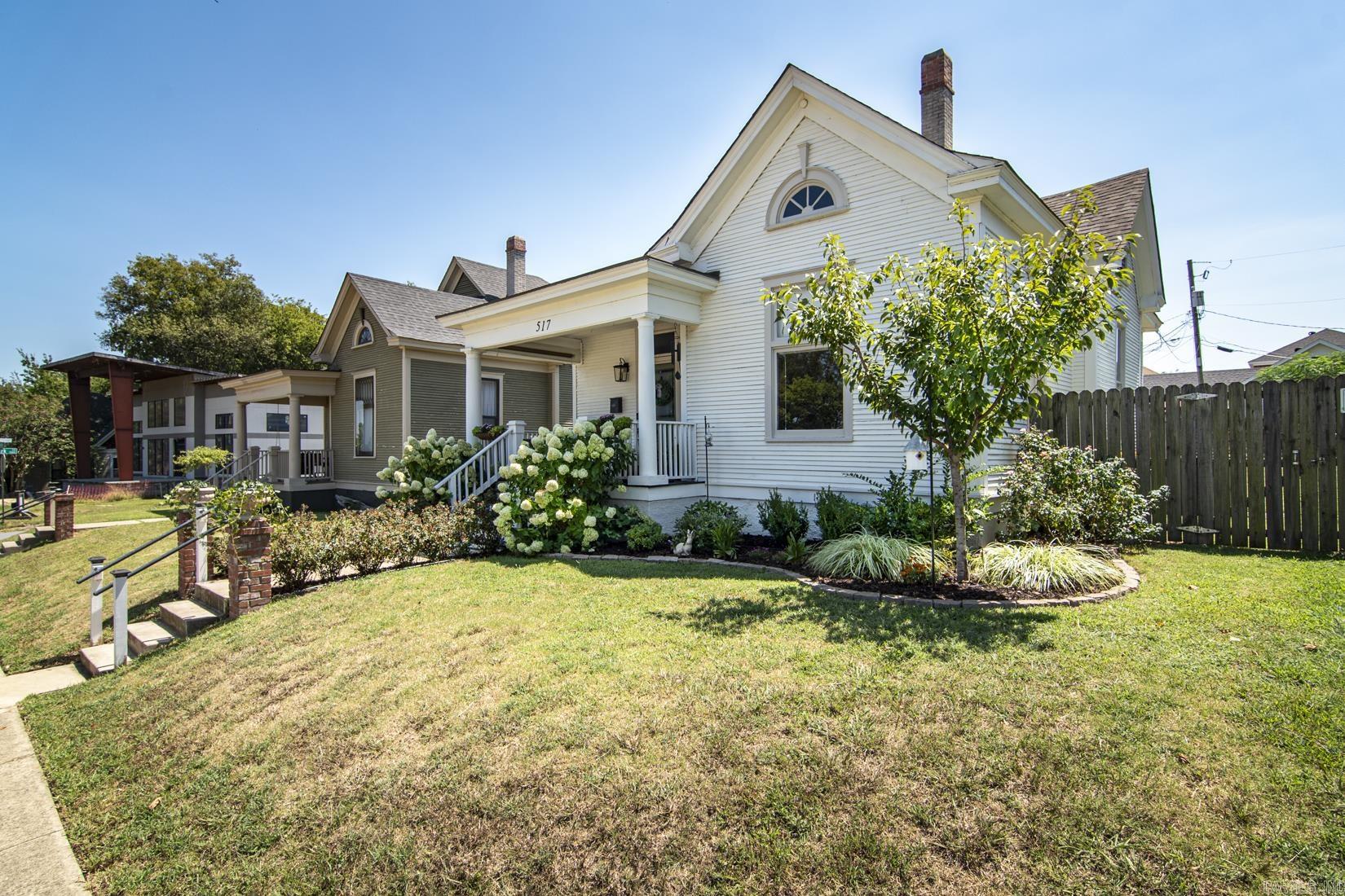 MACARTHUR PLACE ORIGINAL CITY OF - Residential