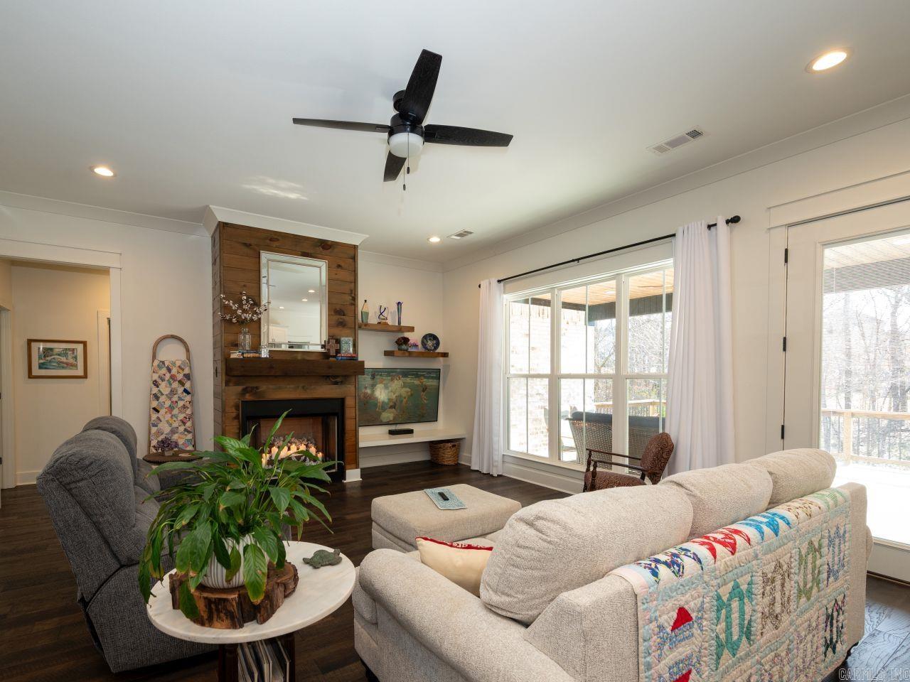 CREEKSIDE ADDN - Residential