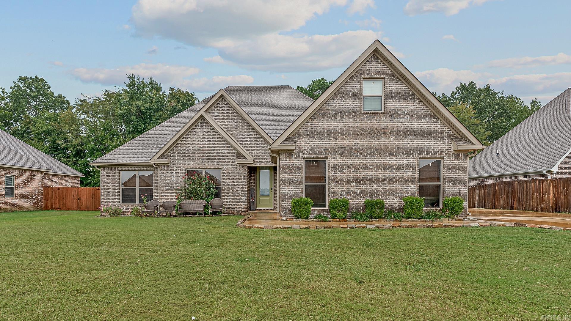 WHISPERING HILLS PHASE III REPLA - Residential