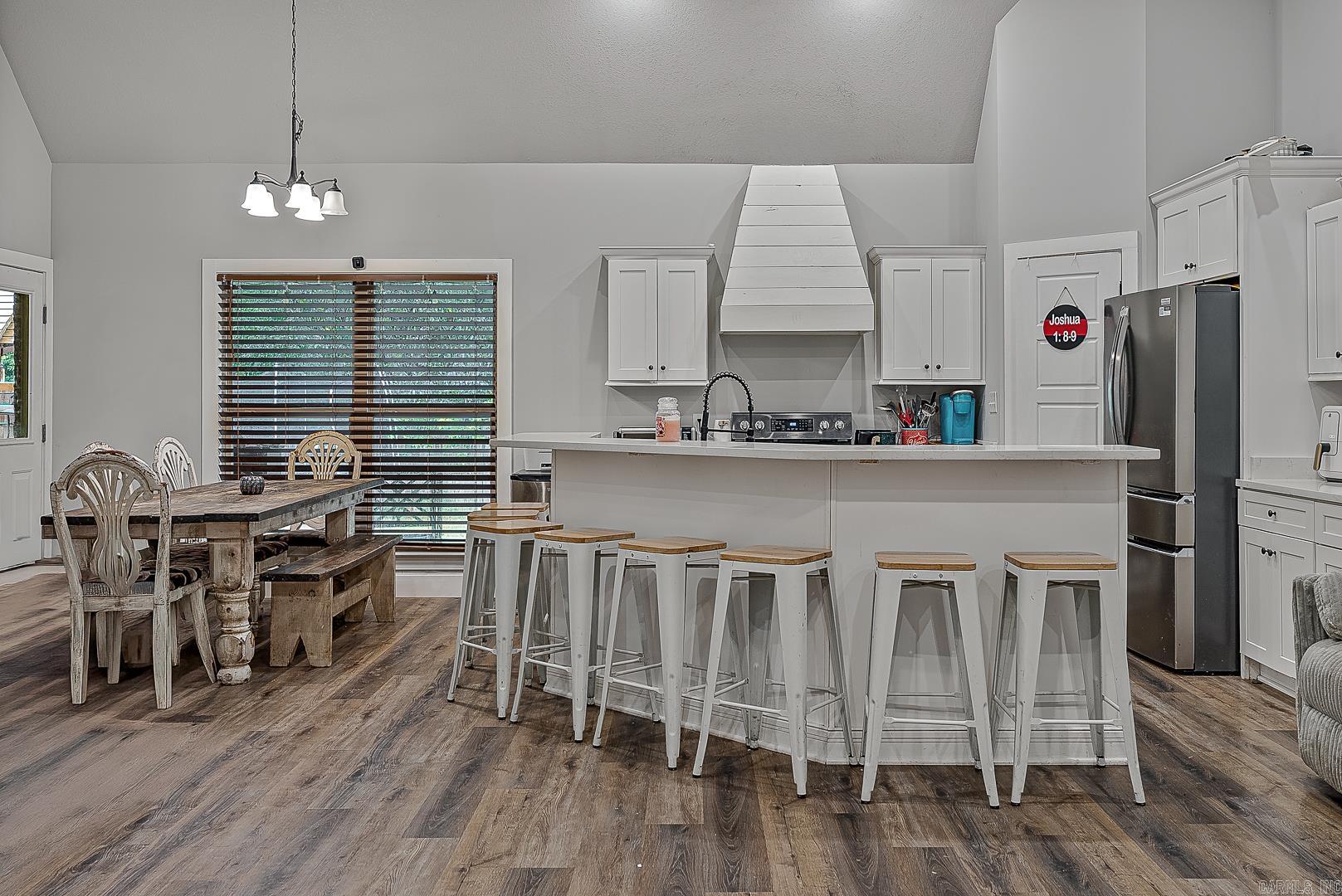 WHISPERING HILLS PHASE III REPLA - Residential