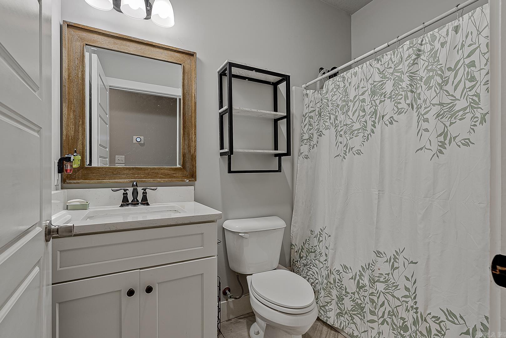 WHISPERING HILLS PHASE III REPLA - Residential