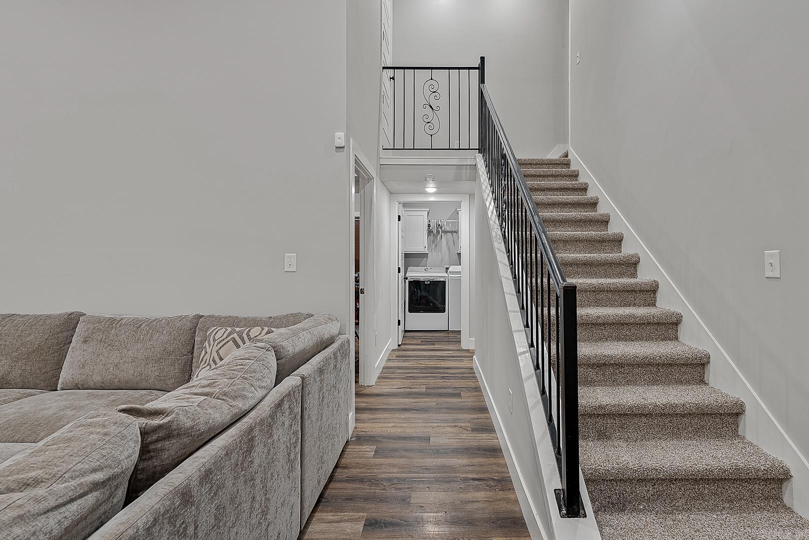 WHISPERING HILLS PHASE III REPLA - Residential