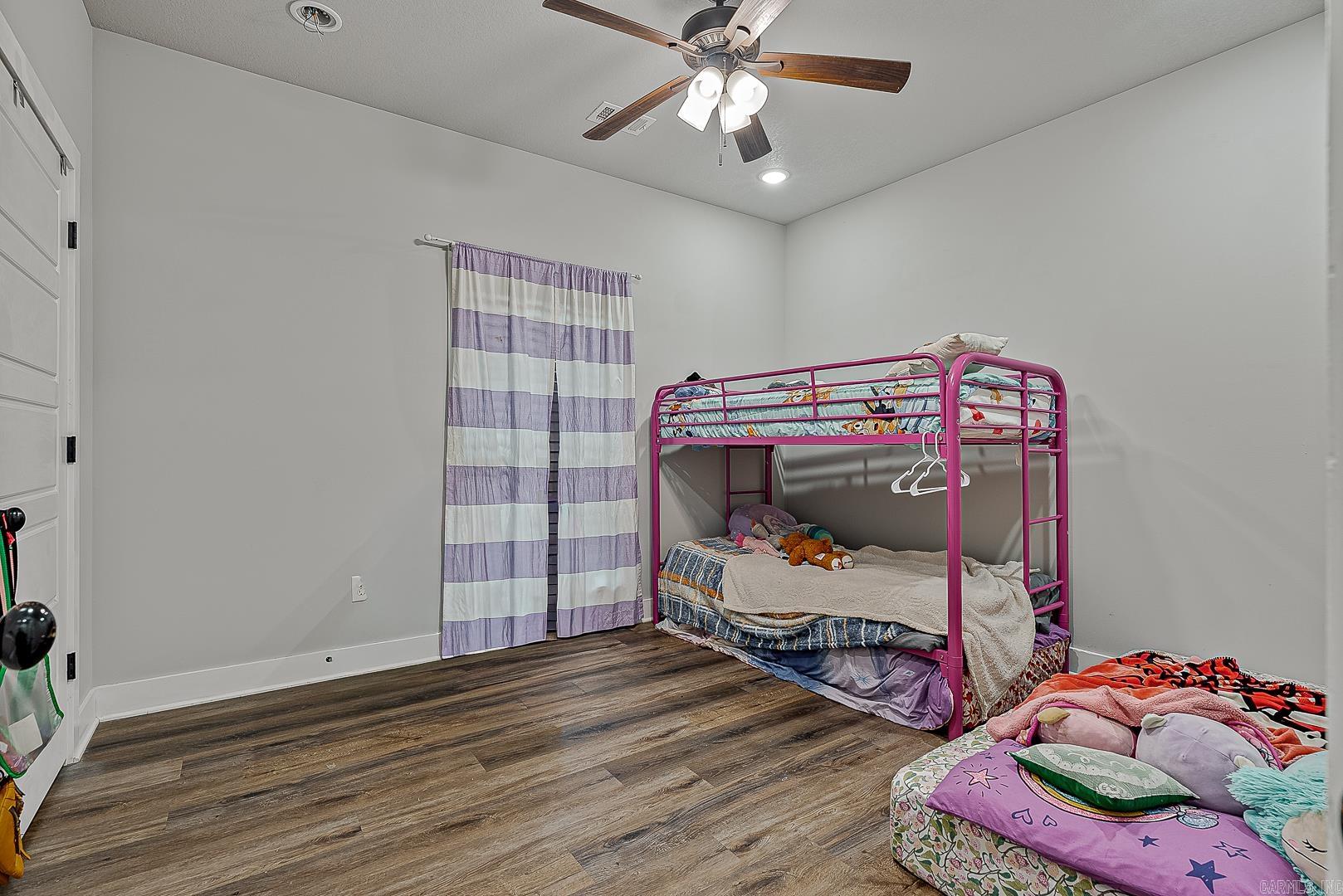 WHISPERING HILLS PHASE III REPLA - Residential