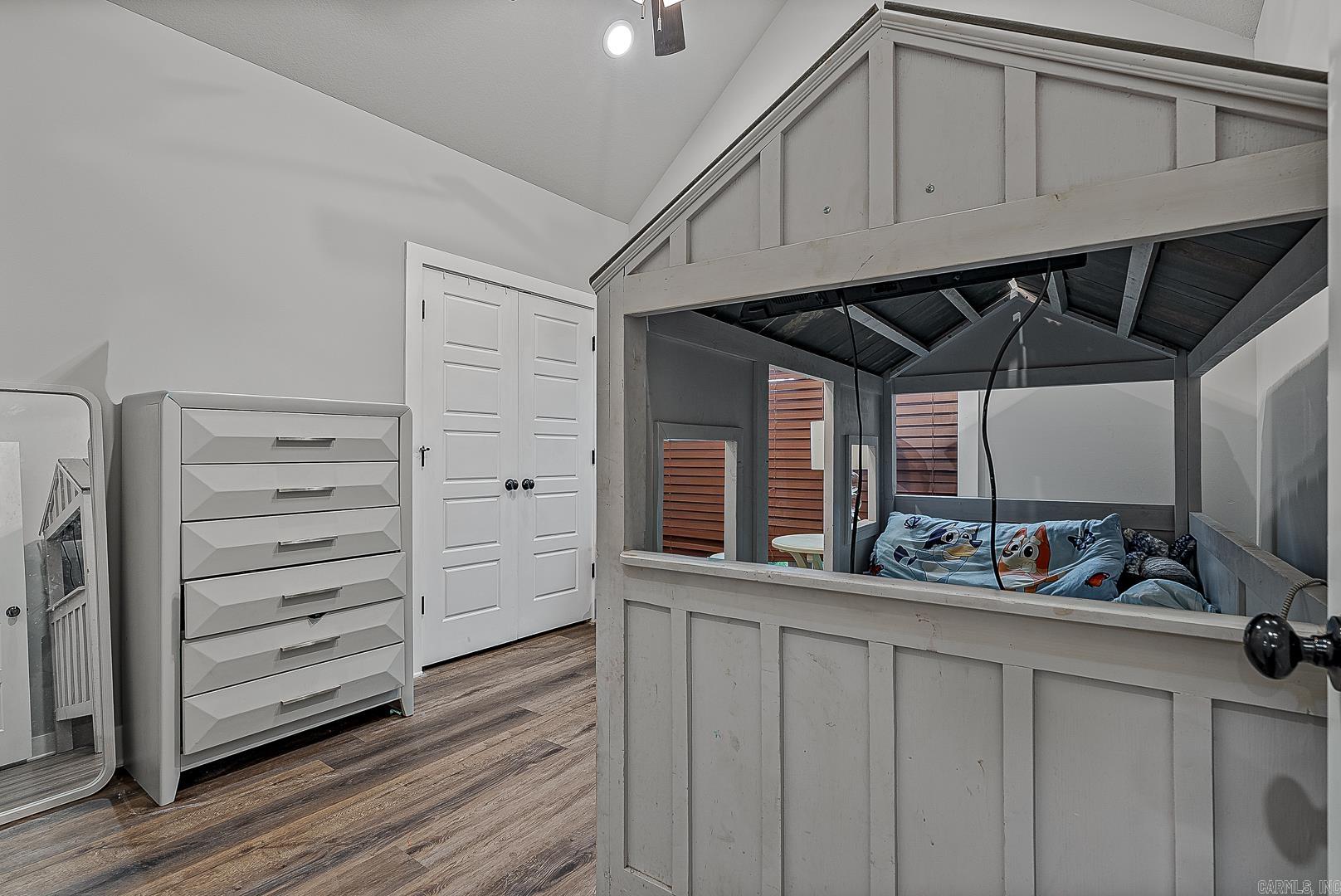 WHISPERING HILLS PHASE III REPLA - Residential