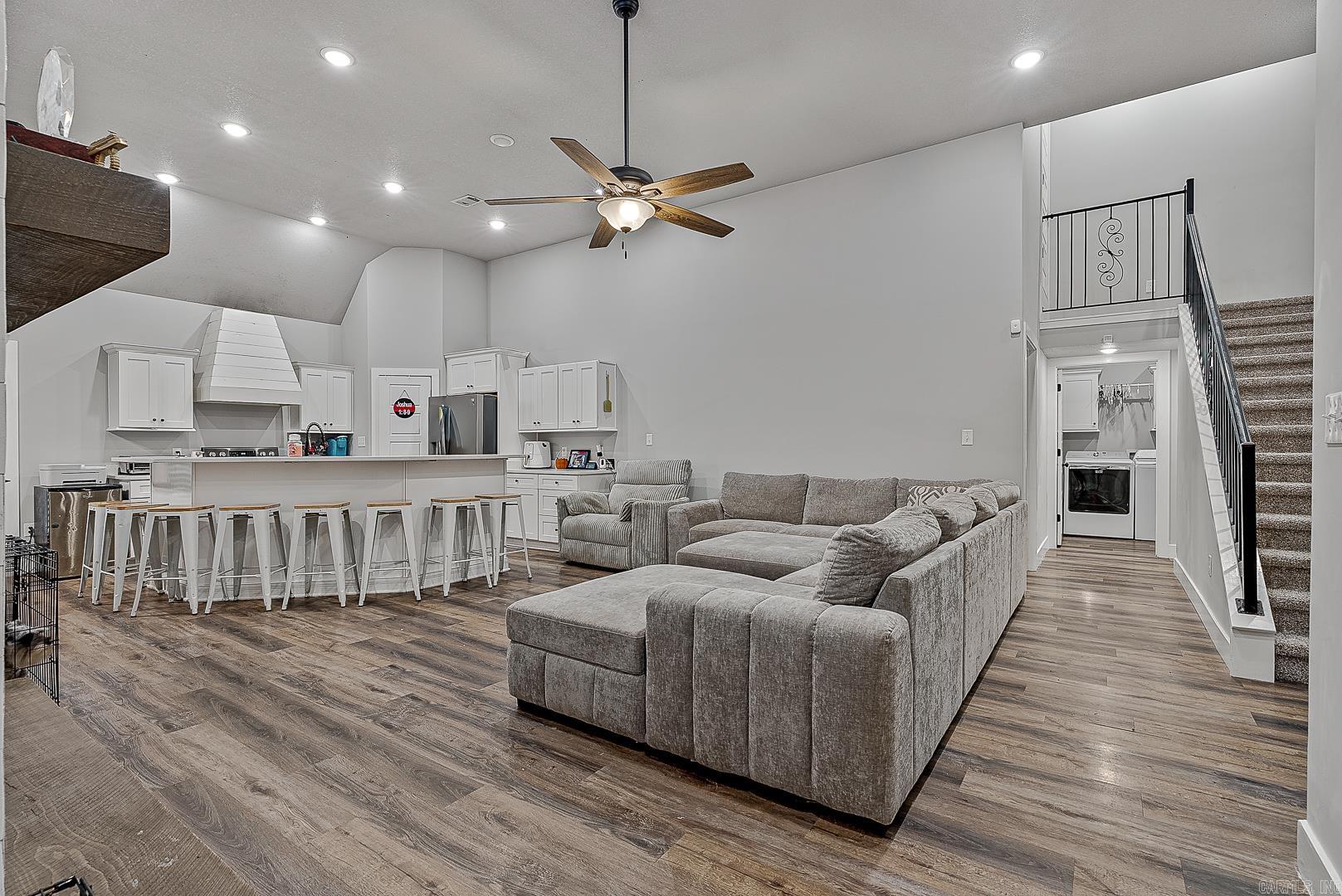 WHISPERING HILLS PHASE III REPLA - Residential
