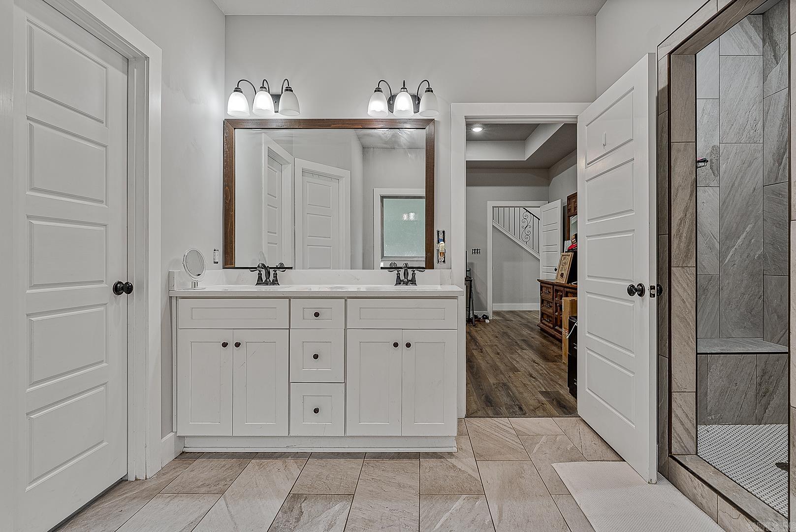 WHISPERING HILLS PHASE III REPLA - Residential