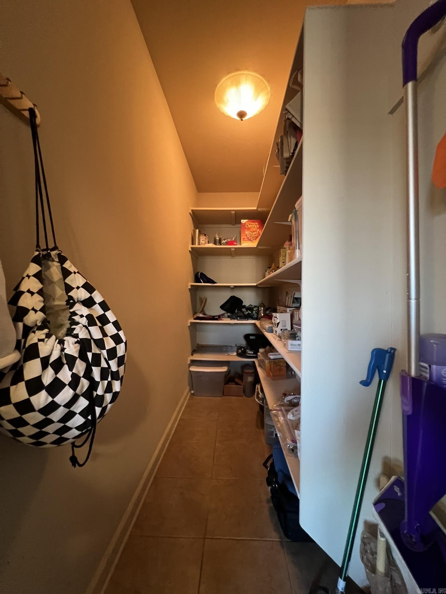 COUNTRY CLUB OF ARK THE - Residential