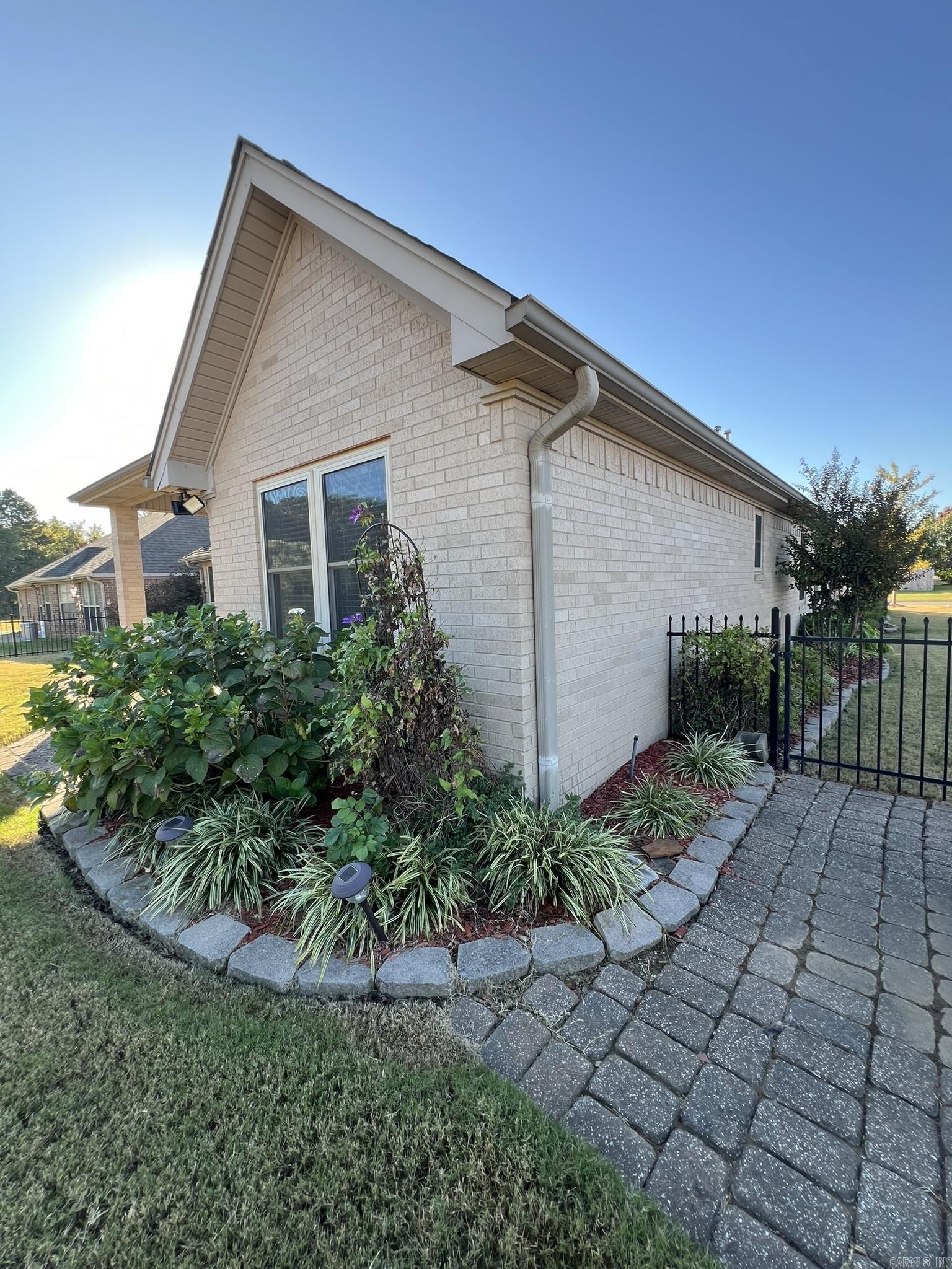 COUNTRY CLUB OF ARK THE - Residential