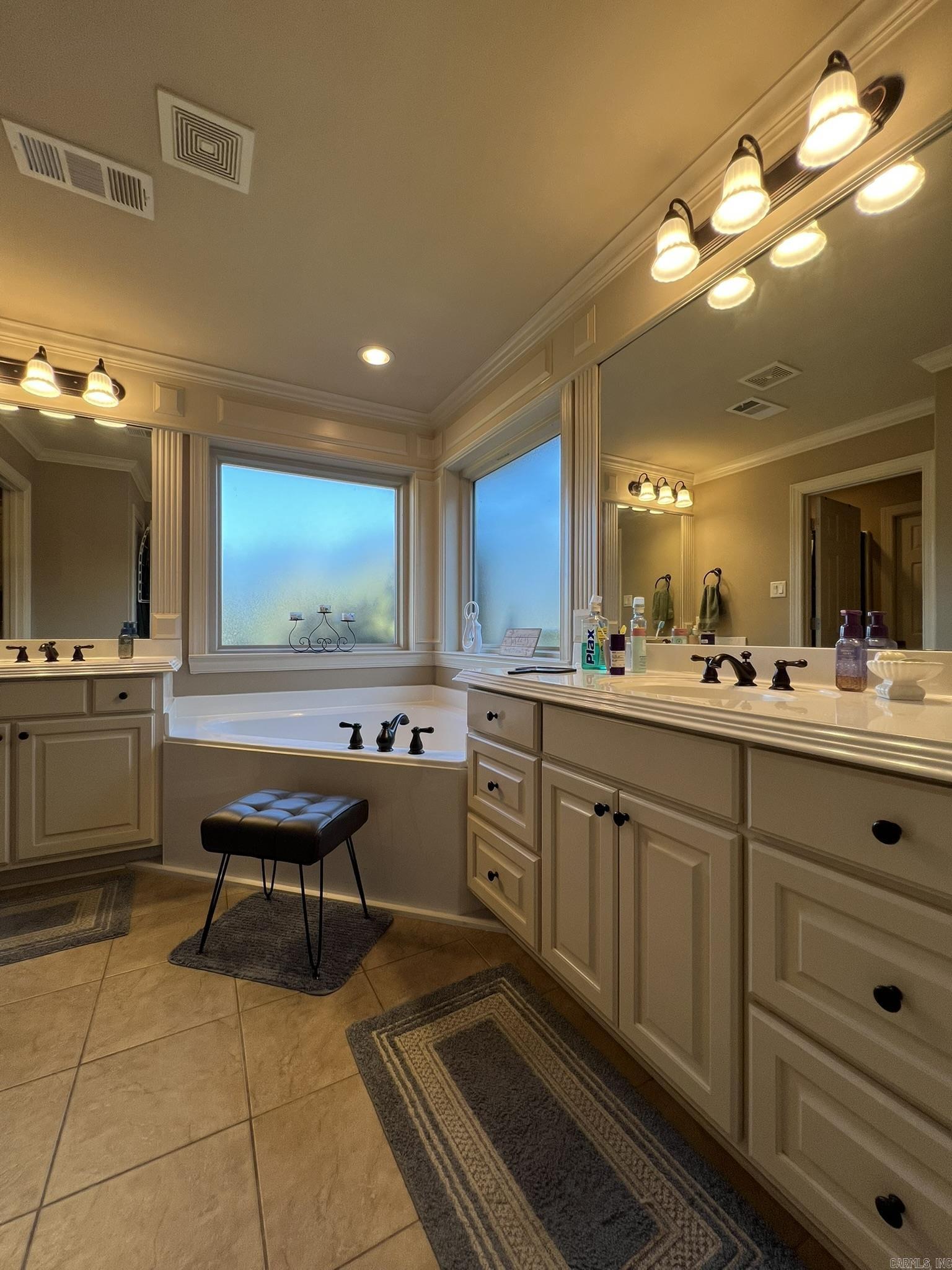 COUNTRY CLUB OF ARK THE - Residential