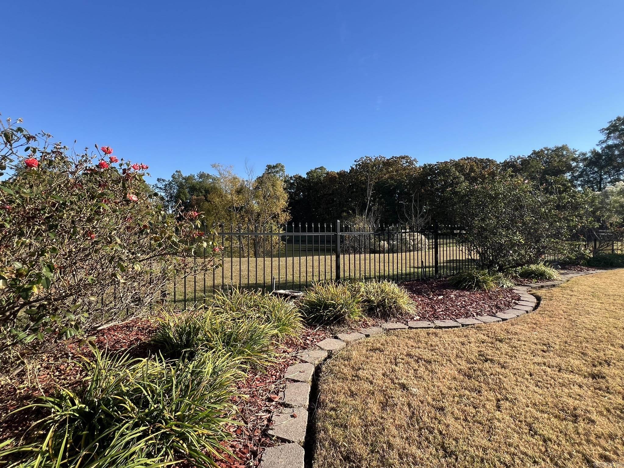 COUNTRY CLUB OF ARK THE - Residential