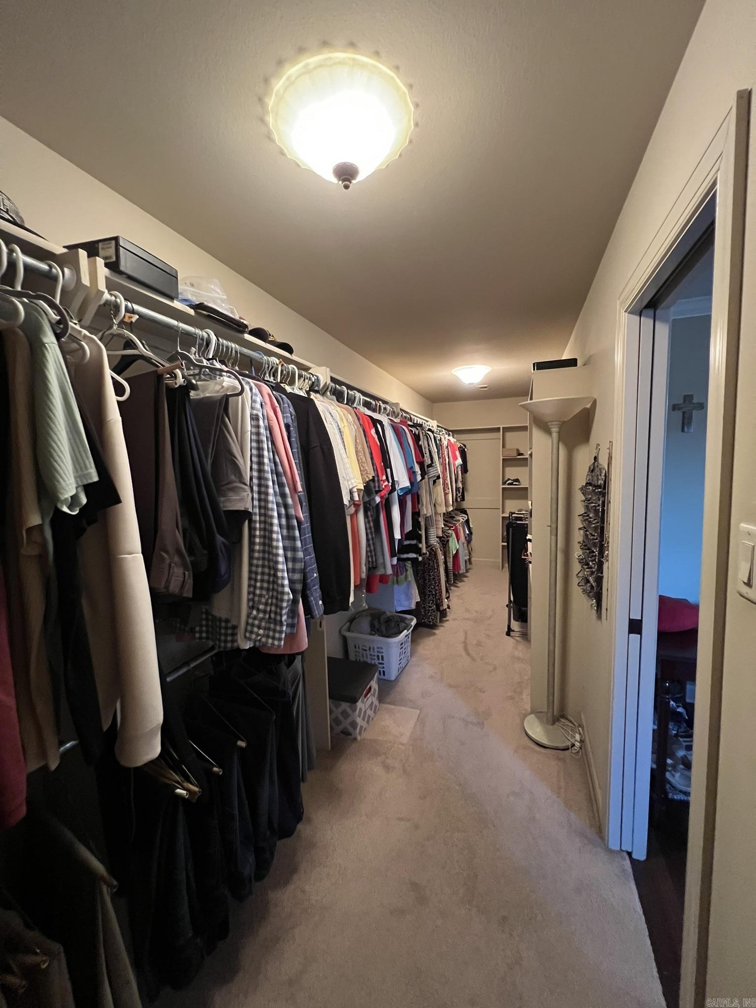 COUNTRY CLUB OF ARK THE - Residential