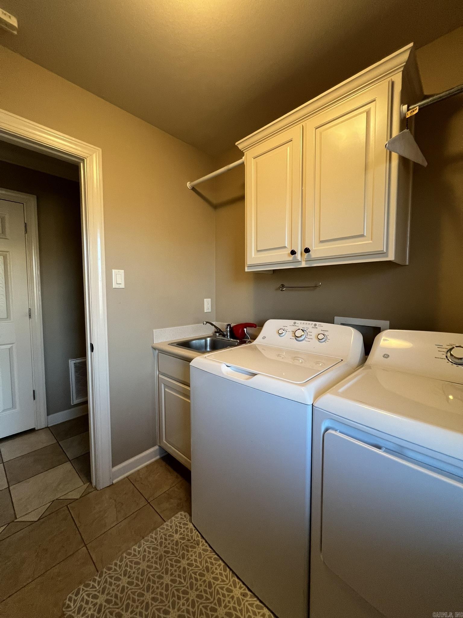 COUNTRY CLUB OF ARK THE - Residential