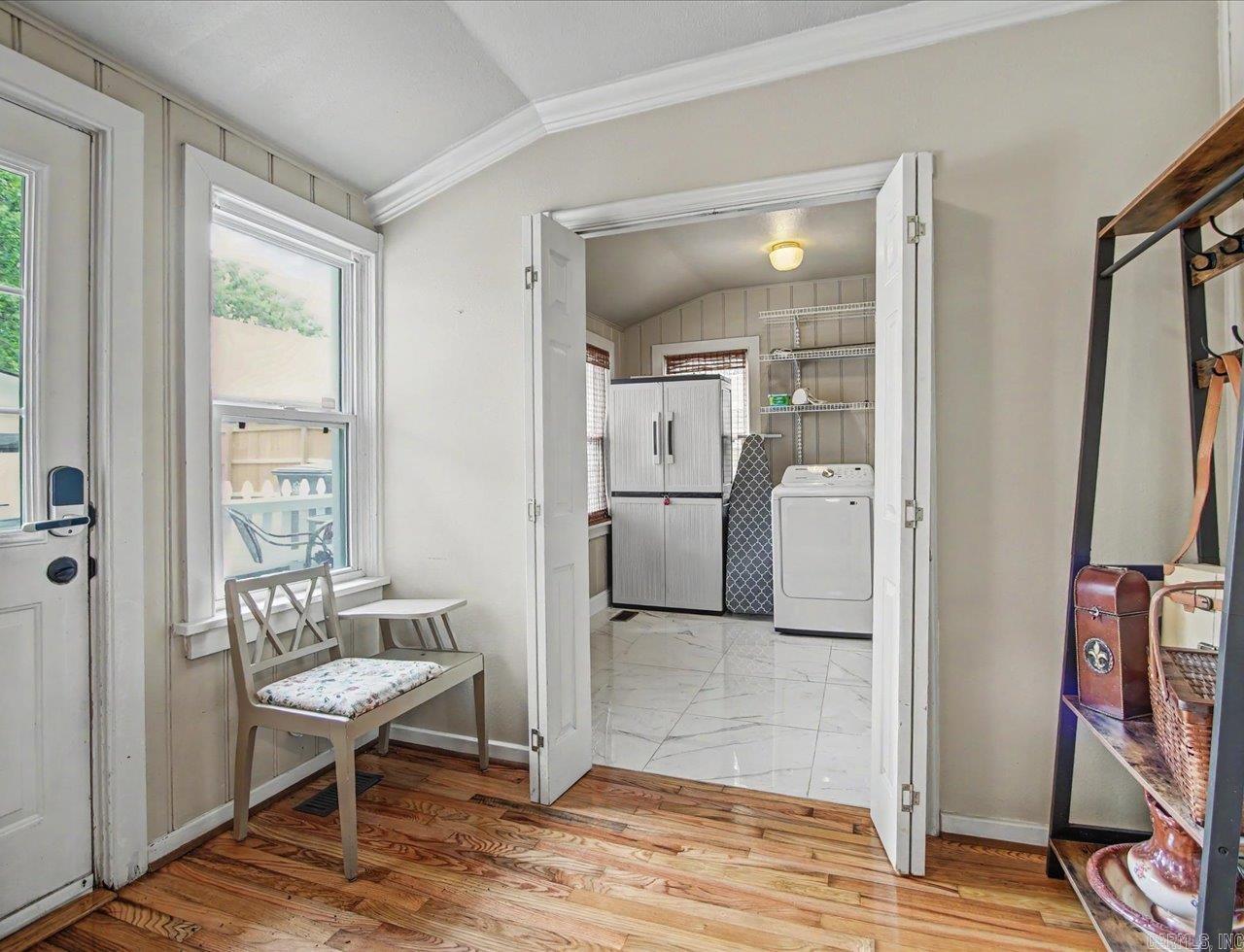 Oak Lawn - Residential