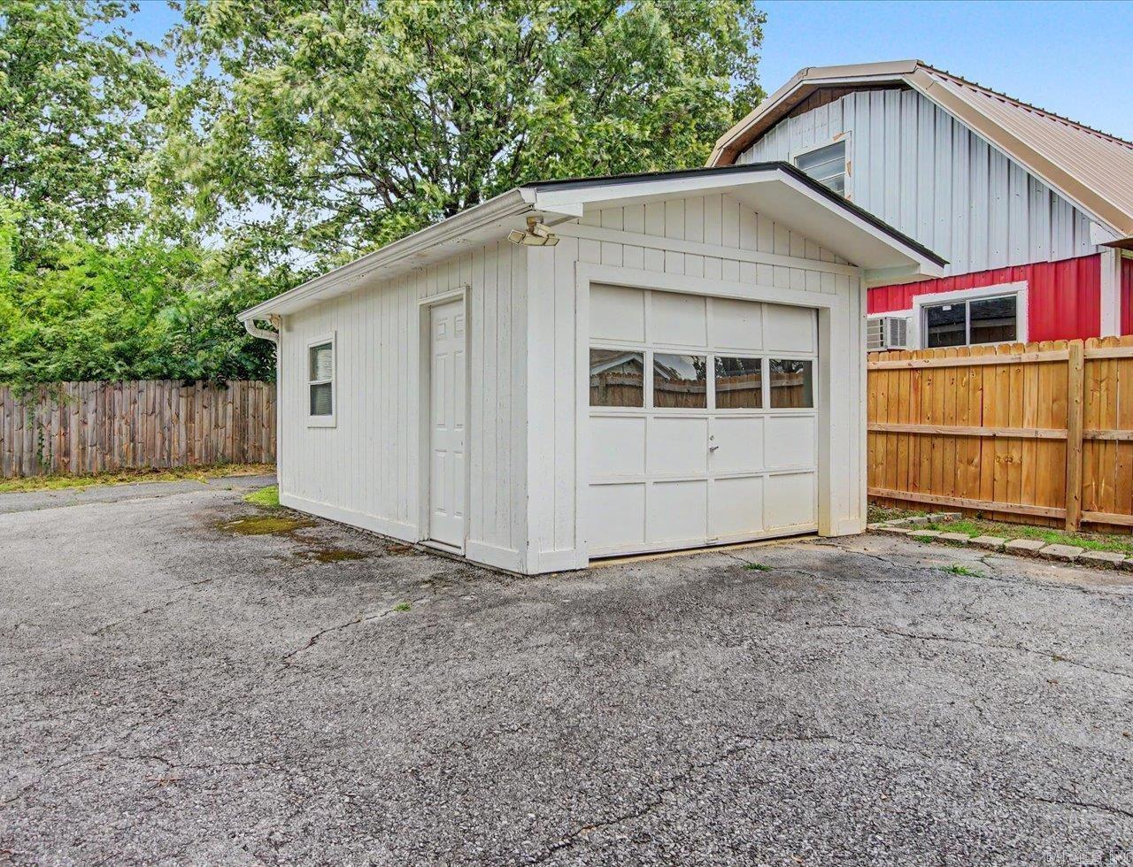 Oak Lawn - Residential