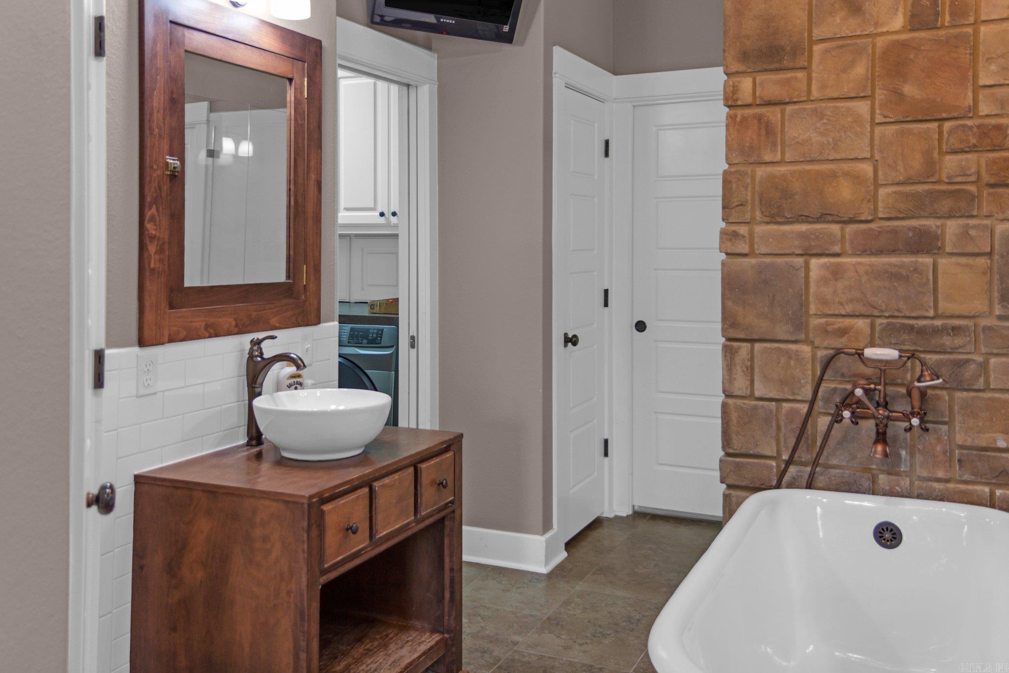 ANDRES PLACE - Residential