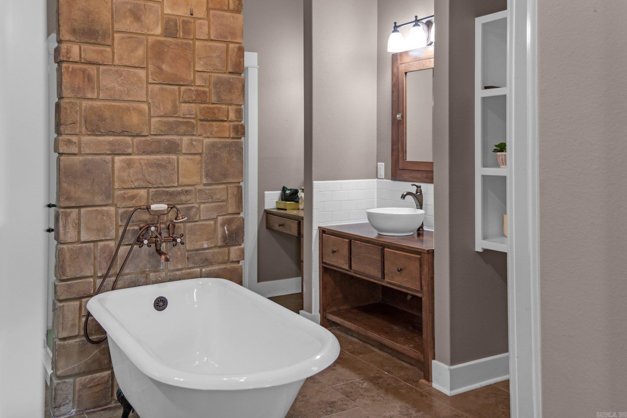 ANDRES PLACE - Residential