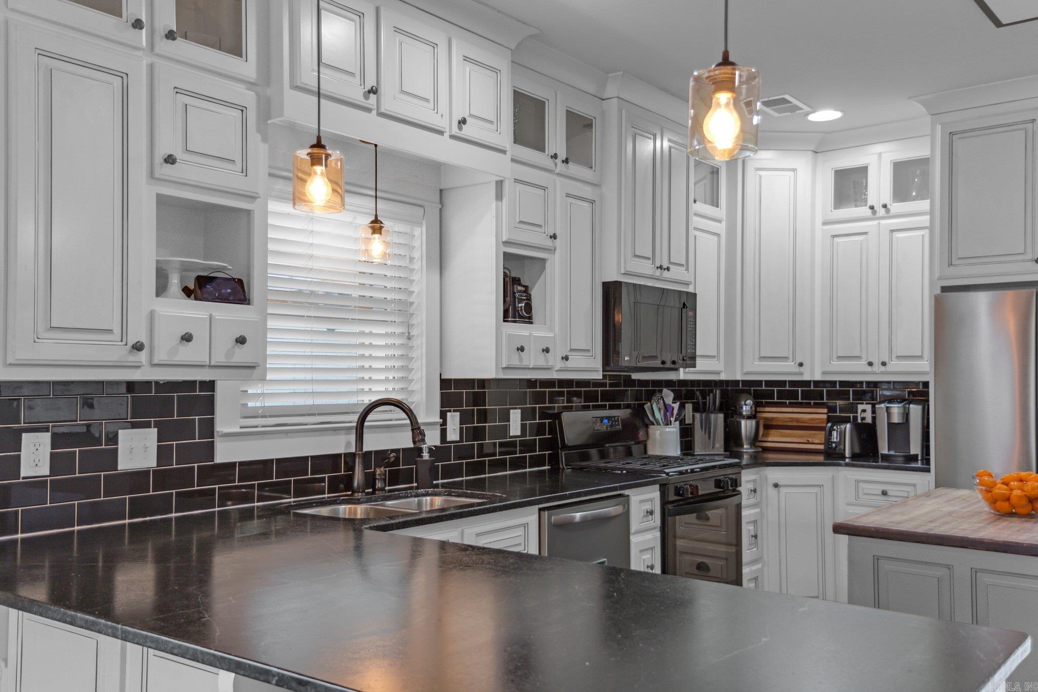 ANDRES PLACE - Residential