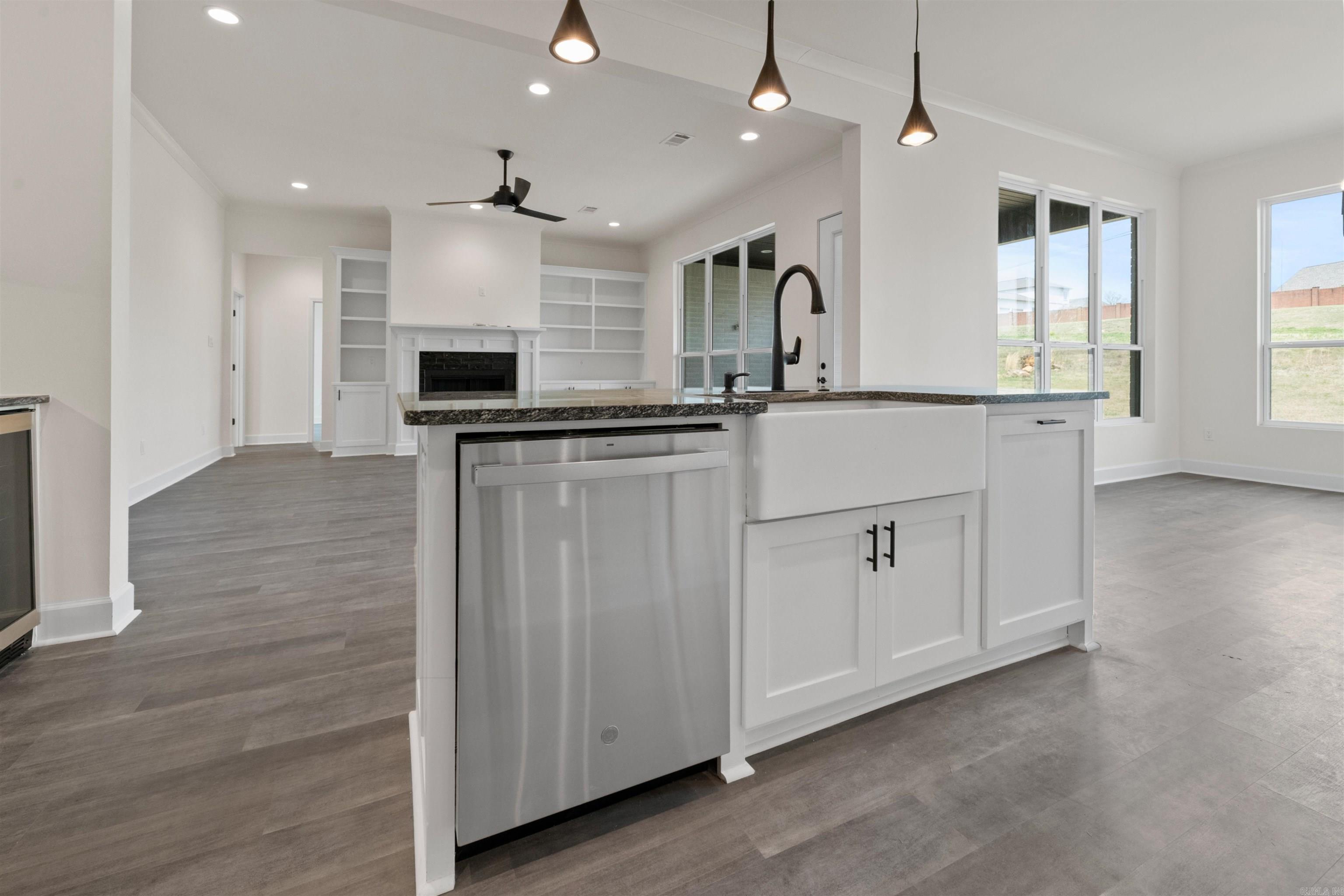 CREEKSIDE ADDN - Residential