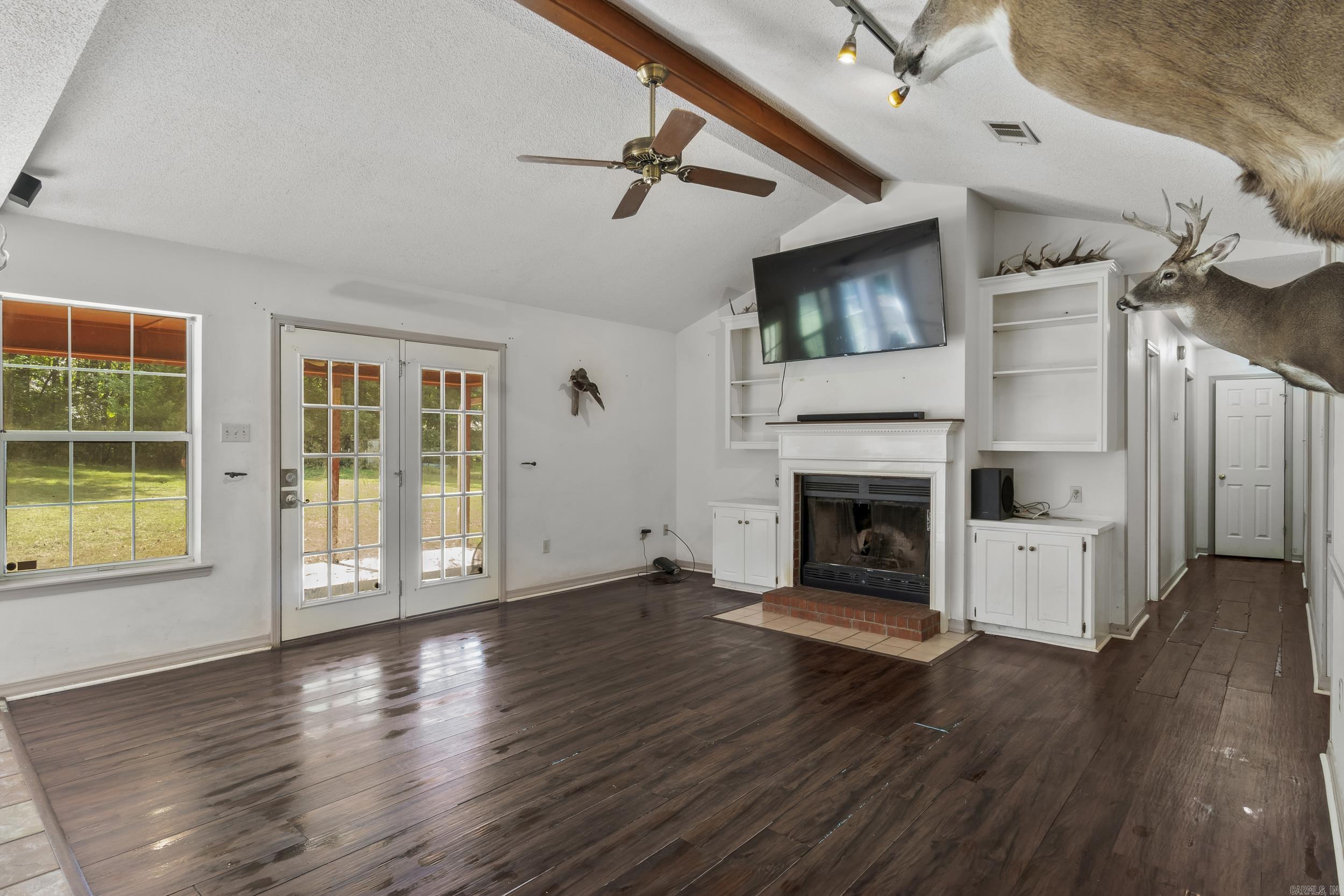 CINNAMON ACRES - Residential