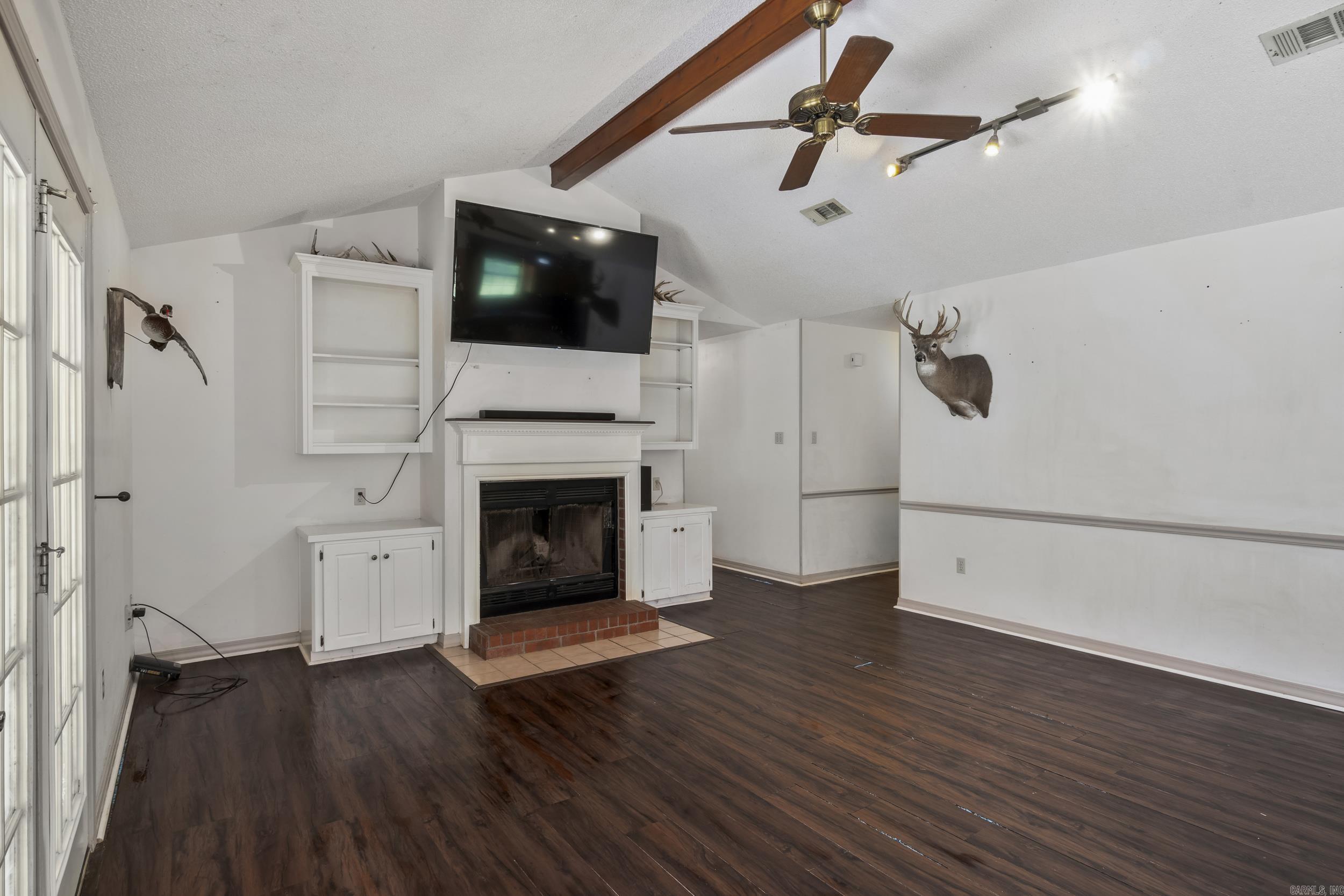 CINNAMON ACRES - Residential