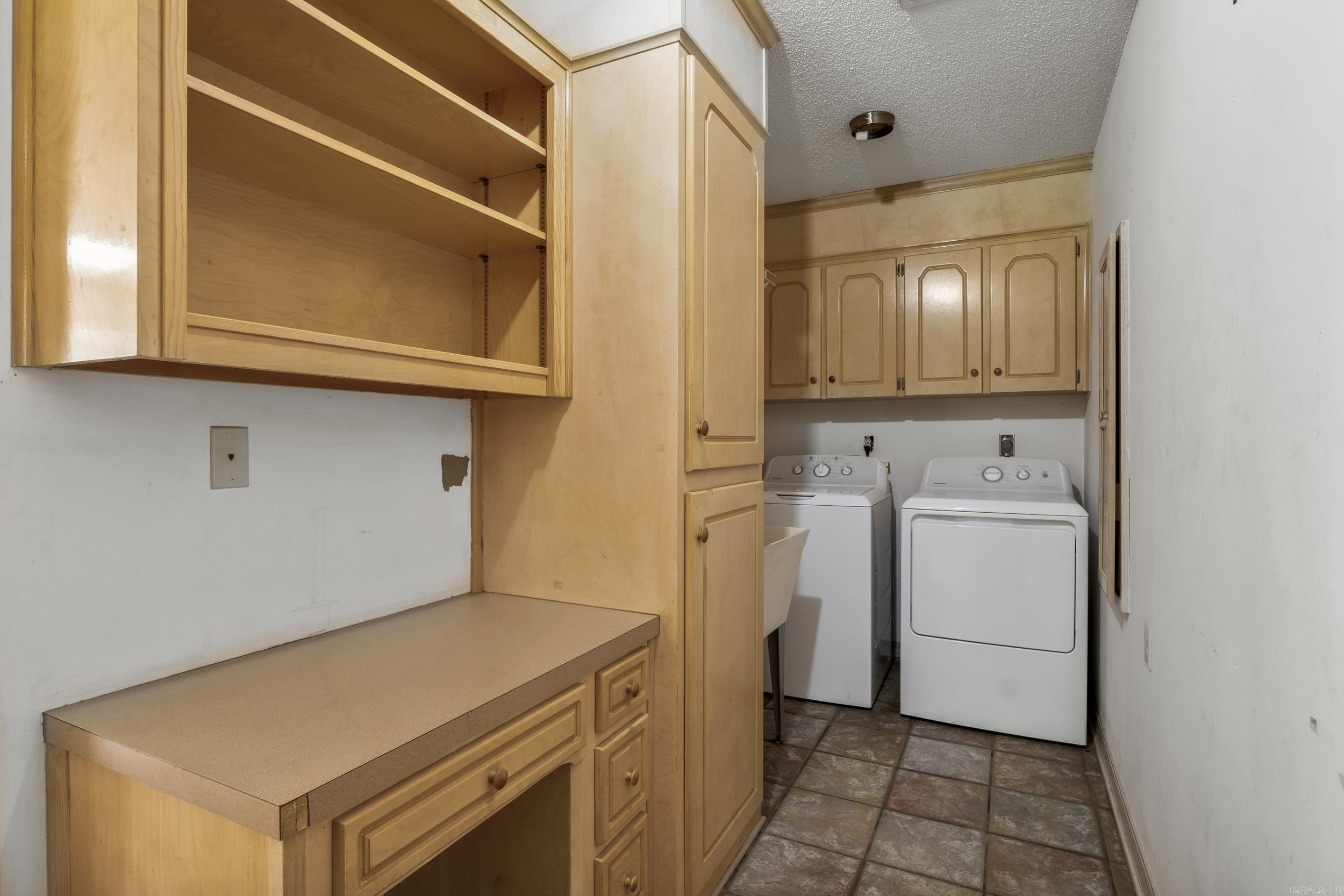 CINNAMON ACRES - Residential