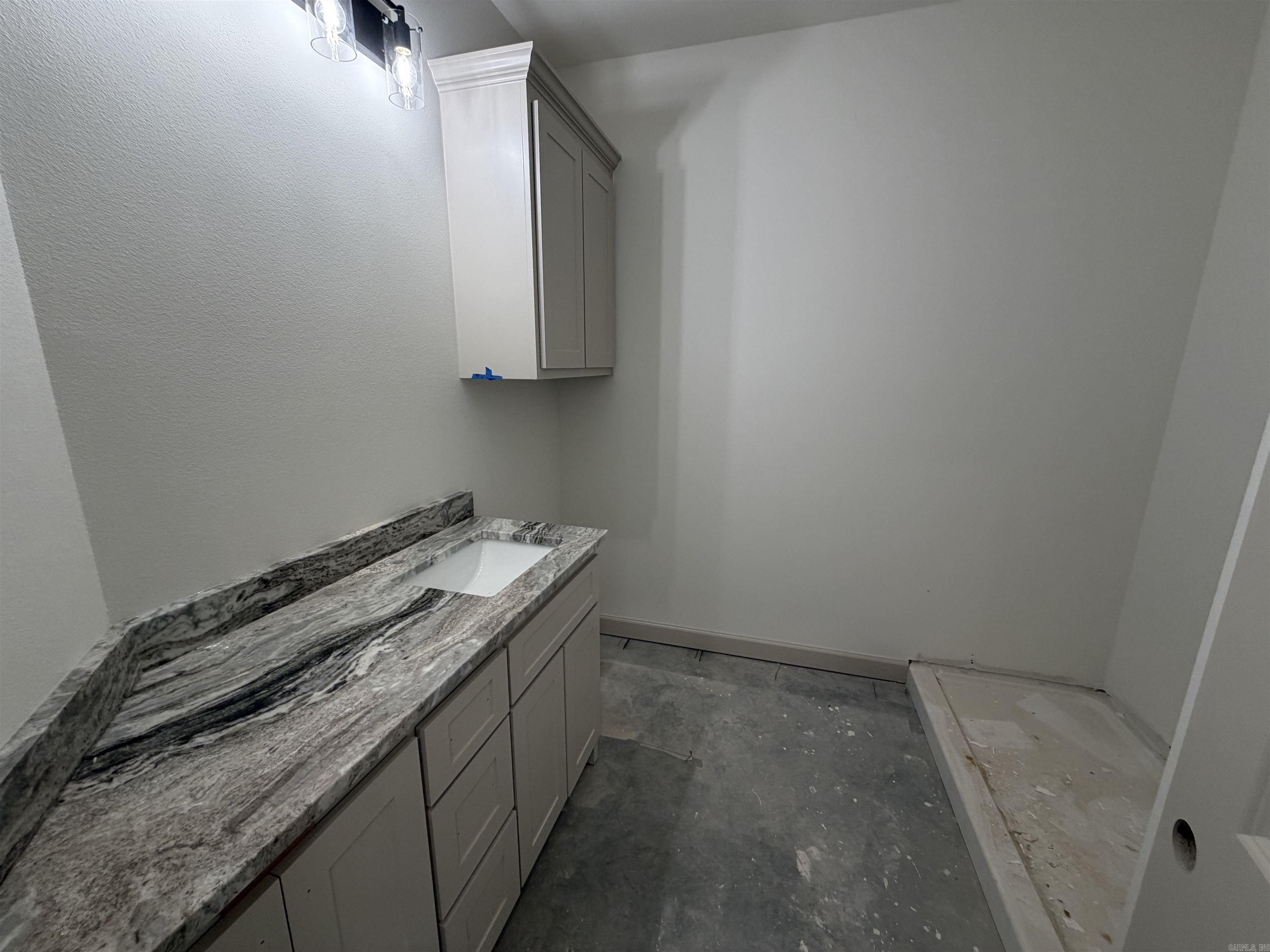 WINCHESTER ESTATES - Residential