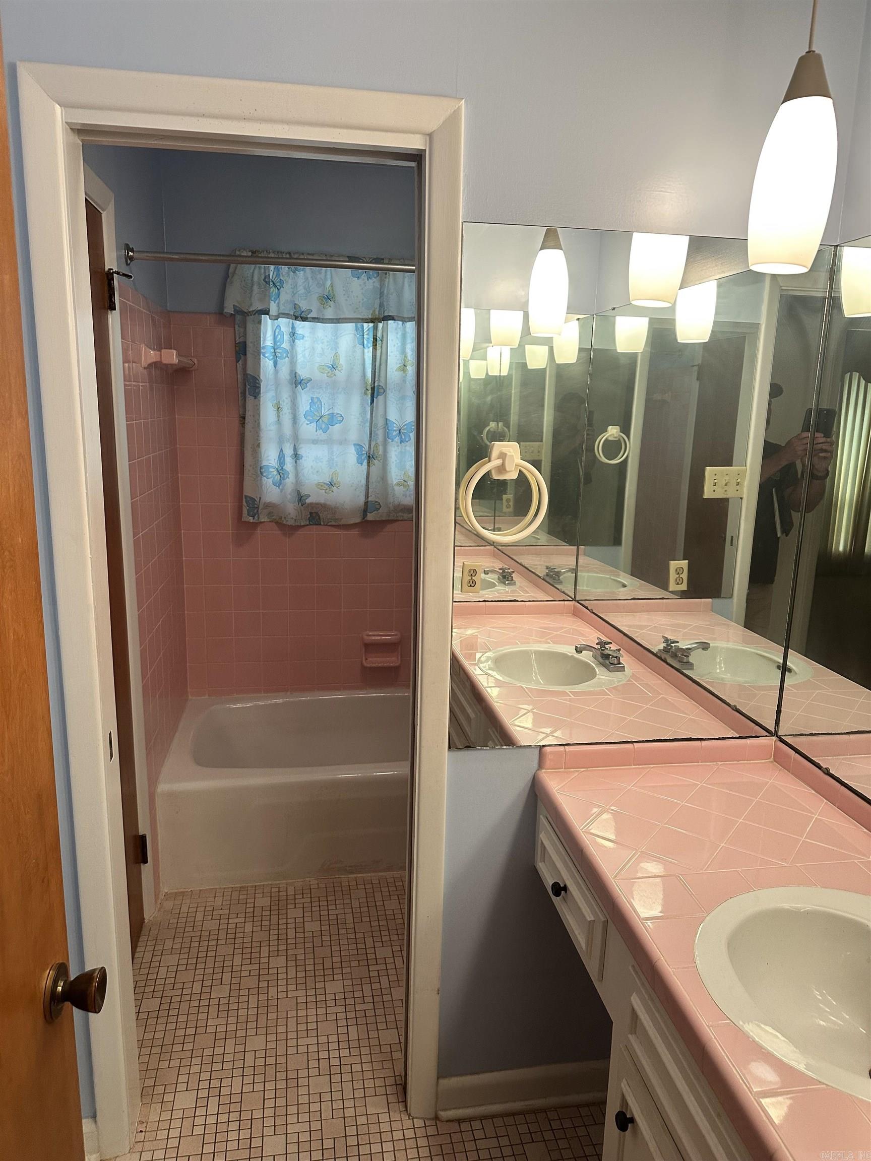 TREASURE HILL - Residential