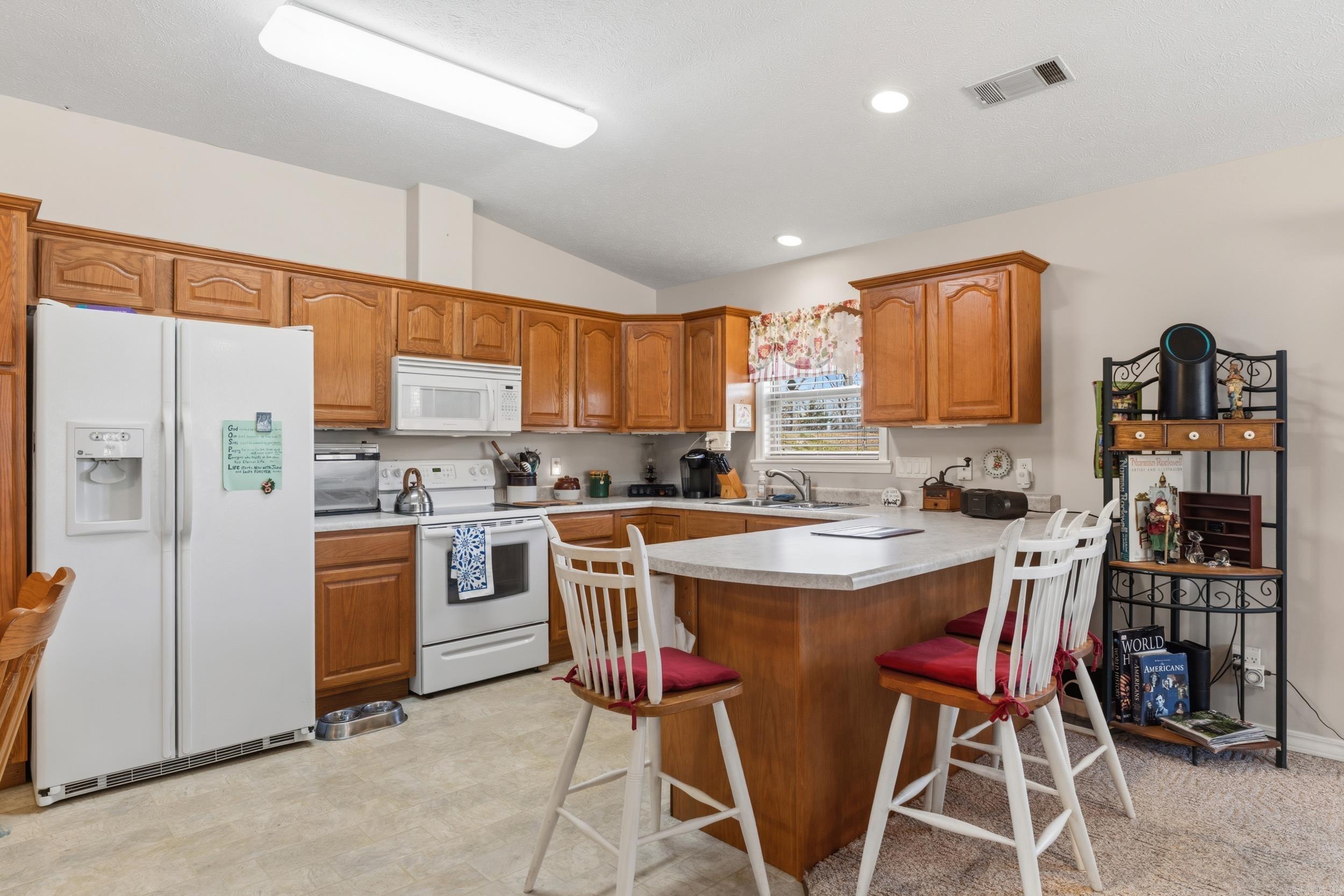 DEVONSHIRE LAKE ESTATES - Residential