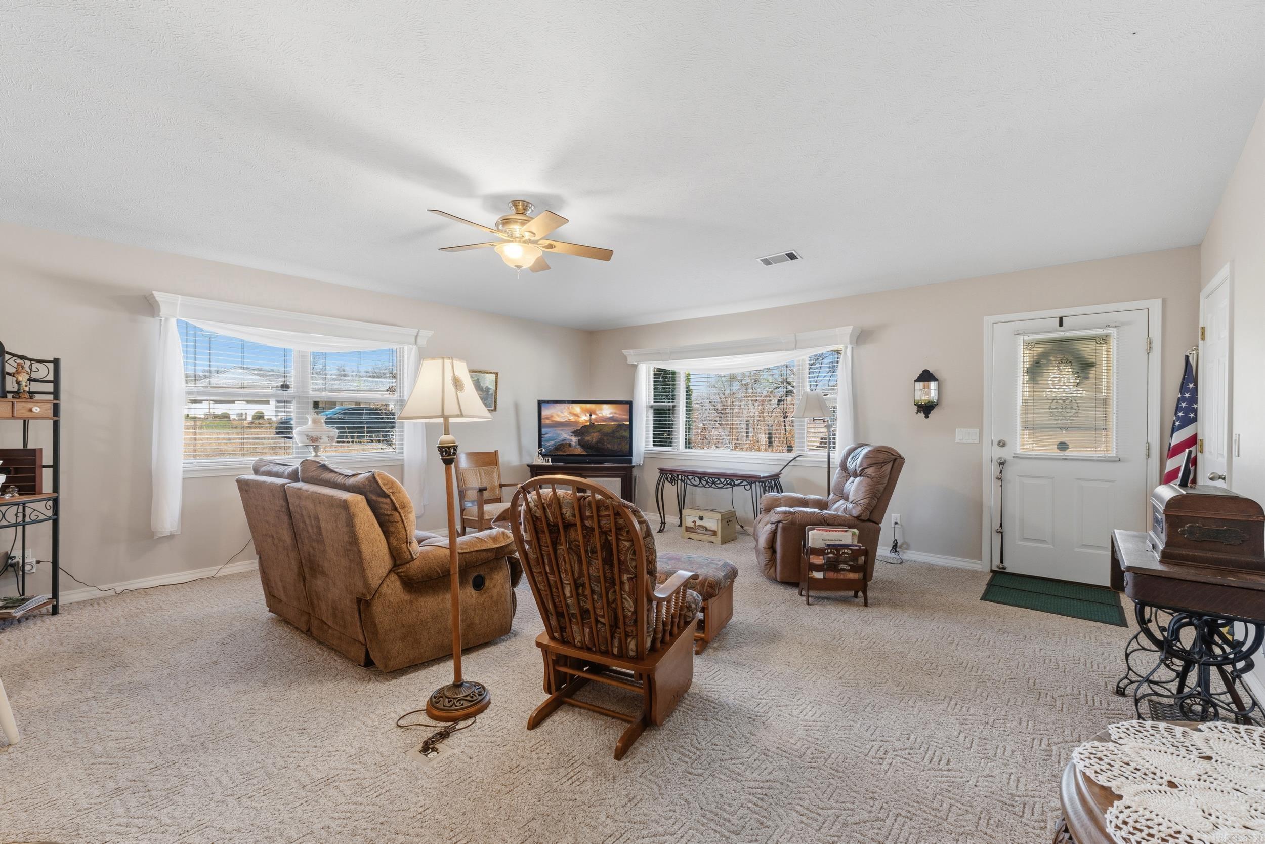 DEVONSHIRE LAKE ESTATES - Residential