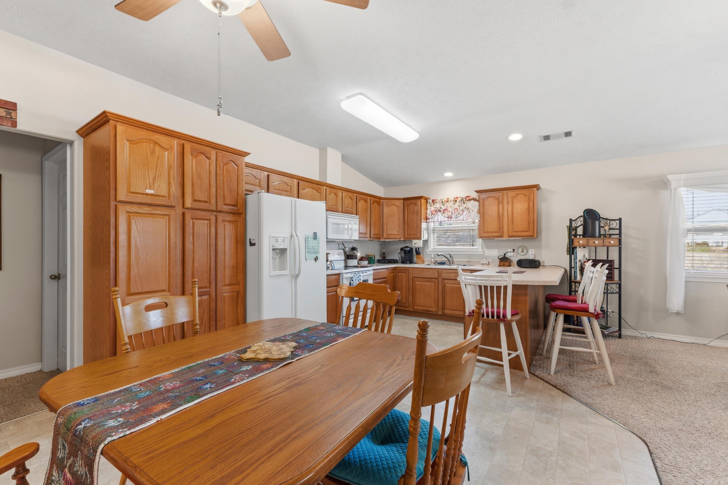 DEVONSHIRE LAKE ESTATES - Residential