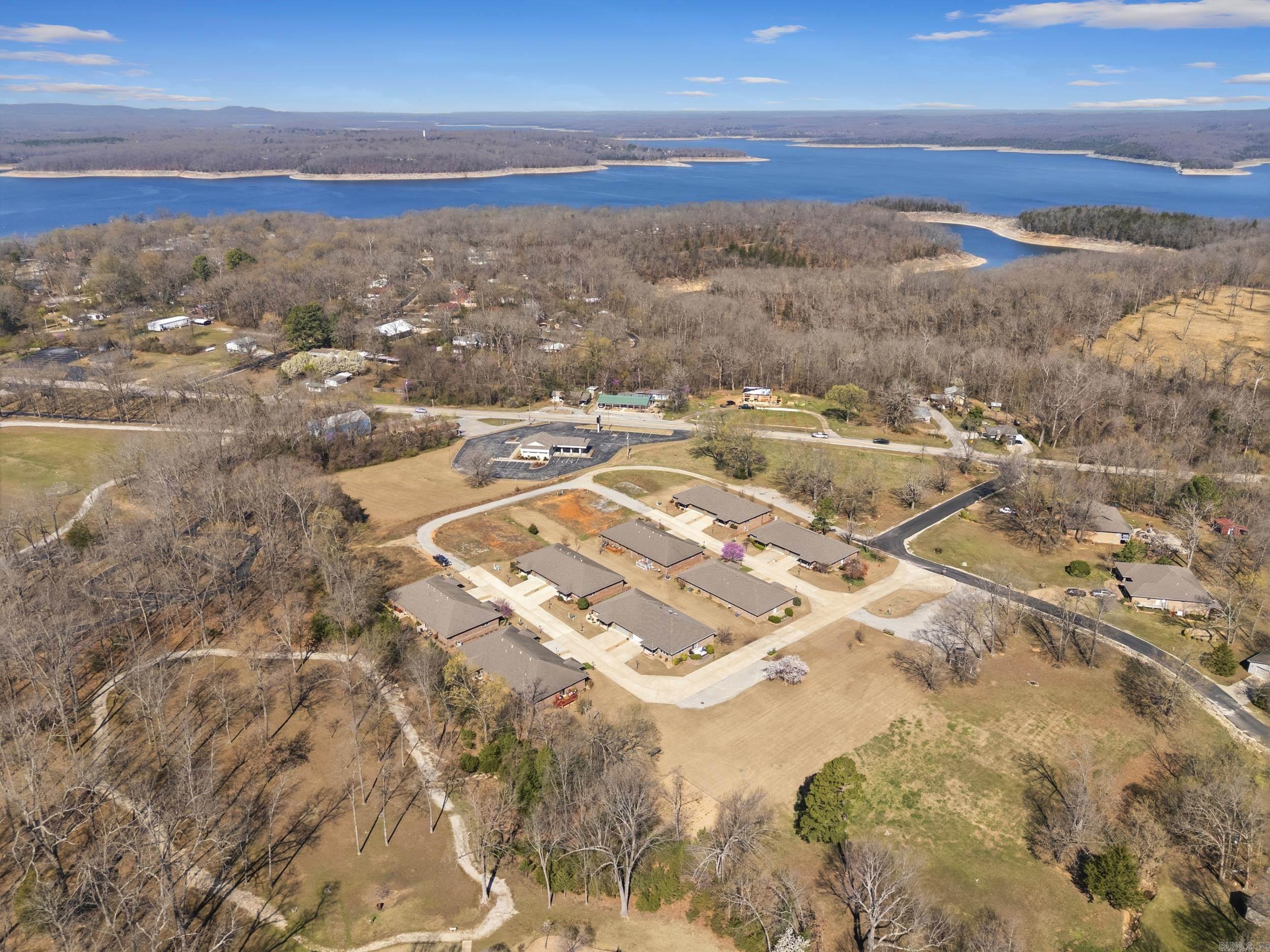 DEVONSHIRE LAKE ESTATES - Residential