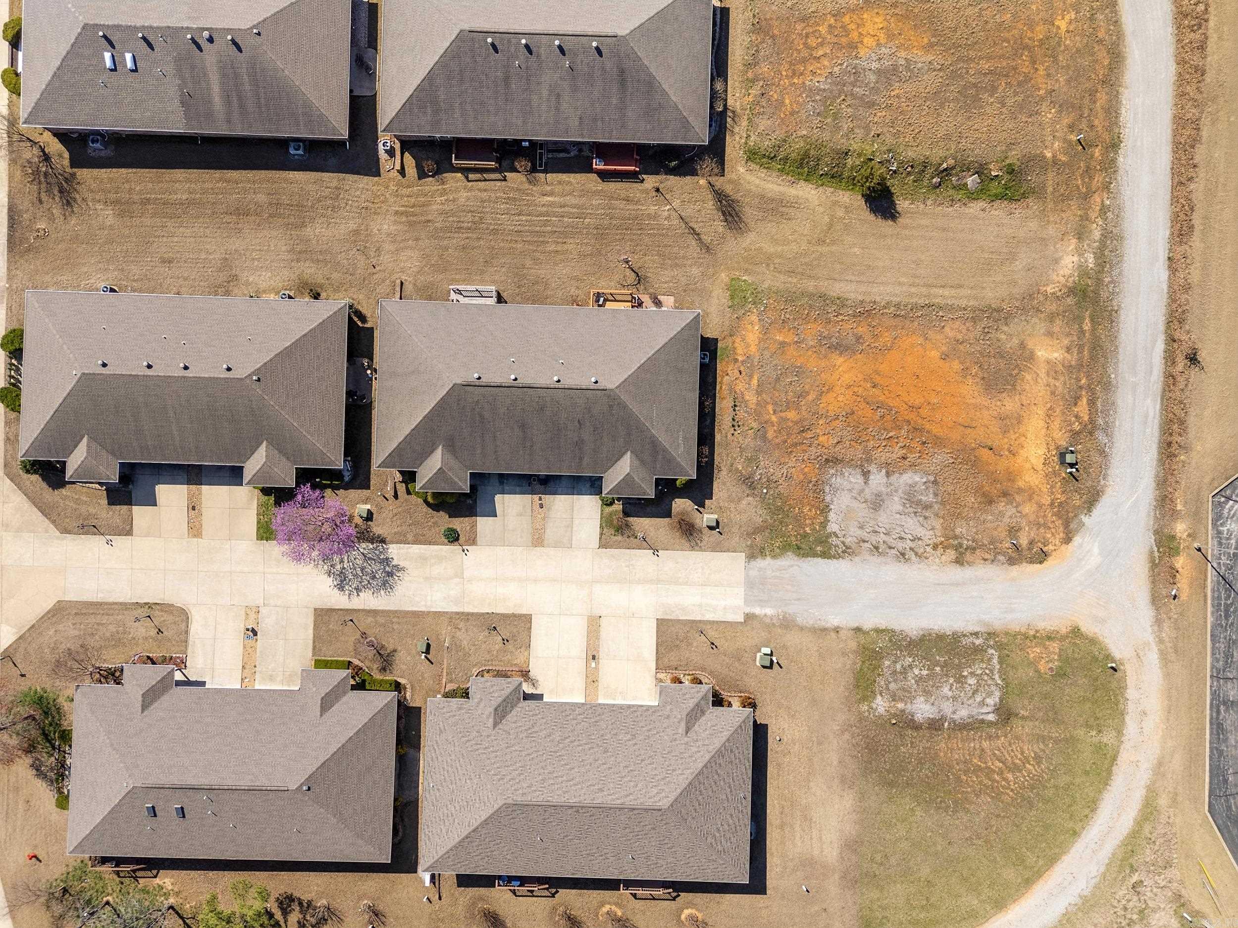 DEVONSHIRE LAKE ESTATES - Residential