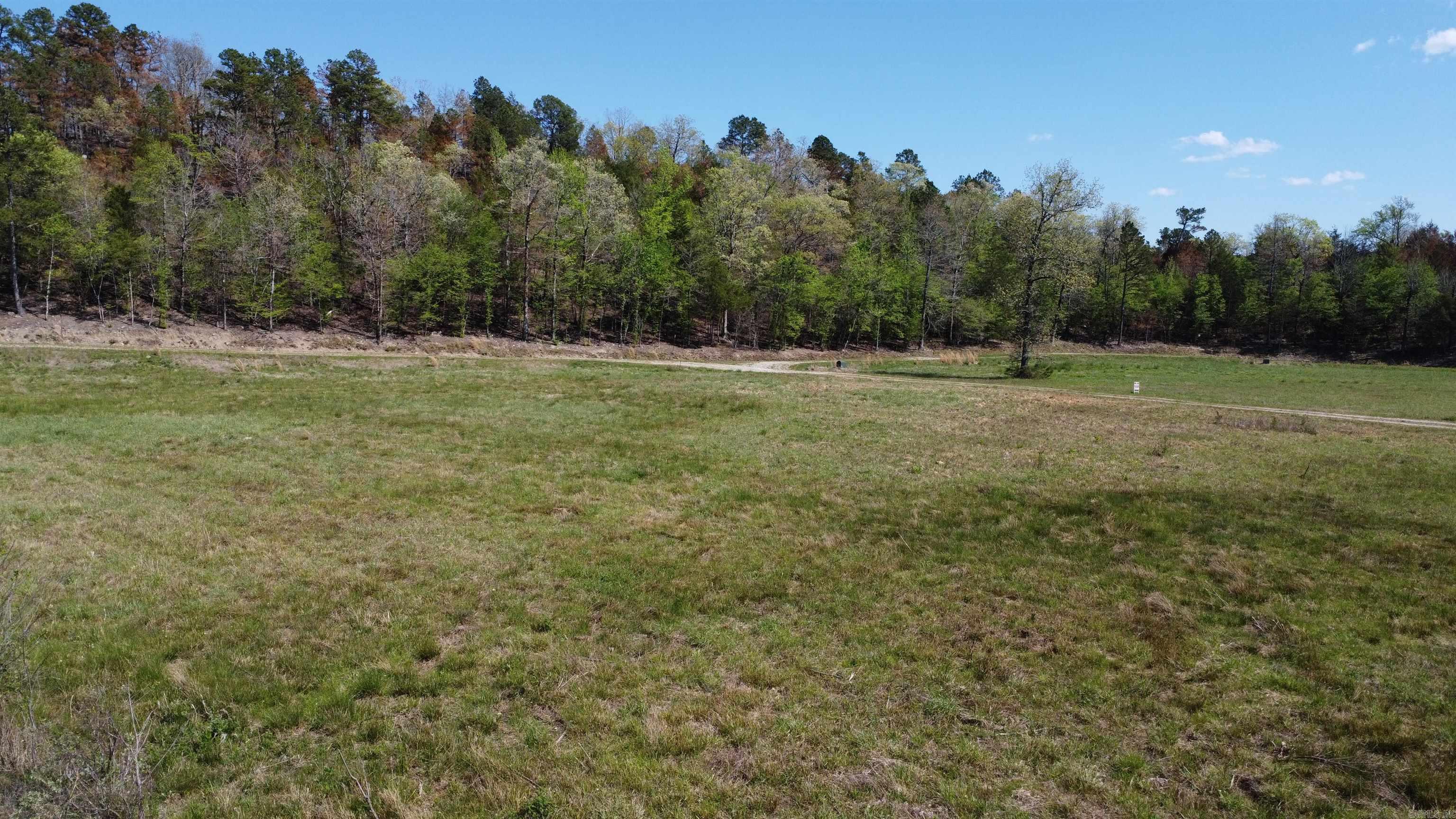 REVAS RETREAT - Land