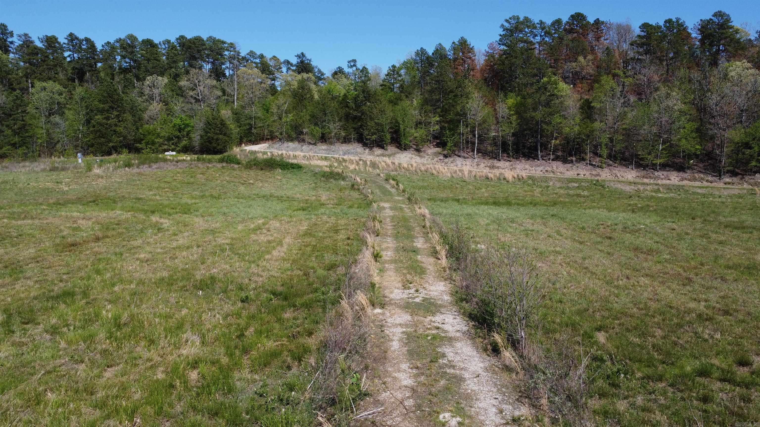 REVAS RETREAT - Land