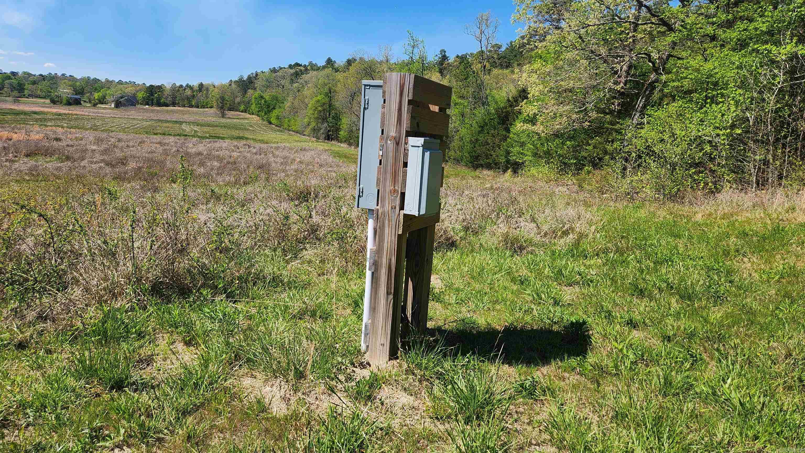 REVAS RETREAT - Land