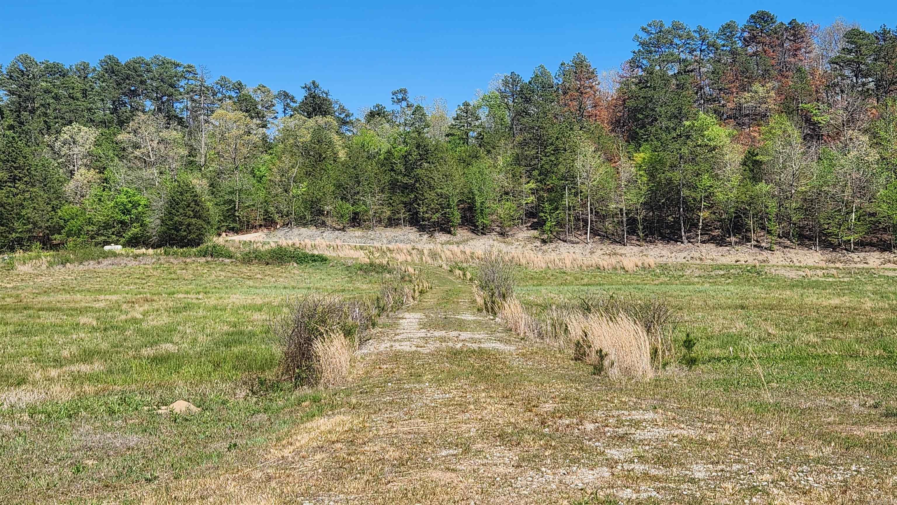 REVAS RETREAT - Land