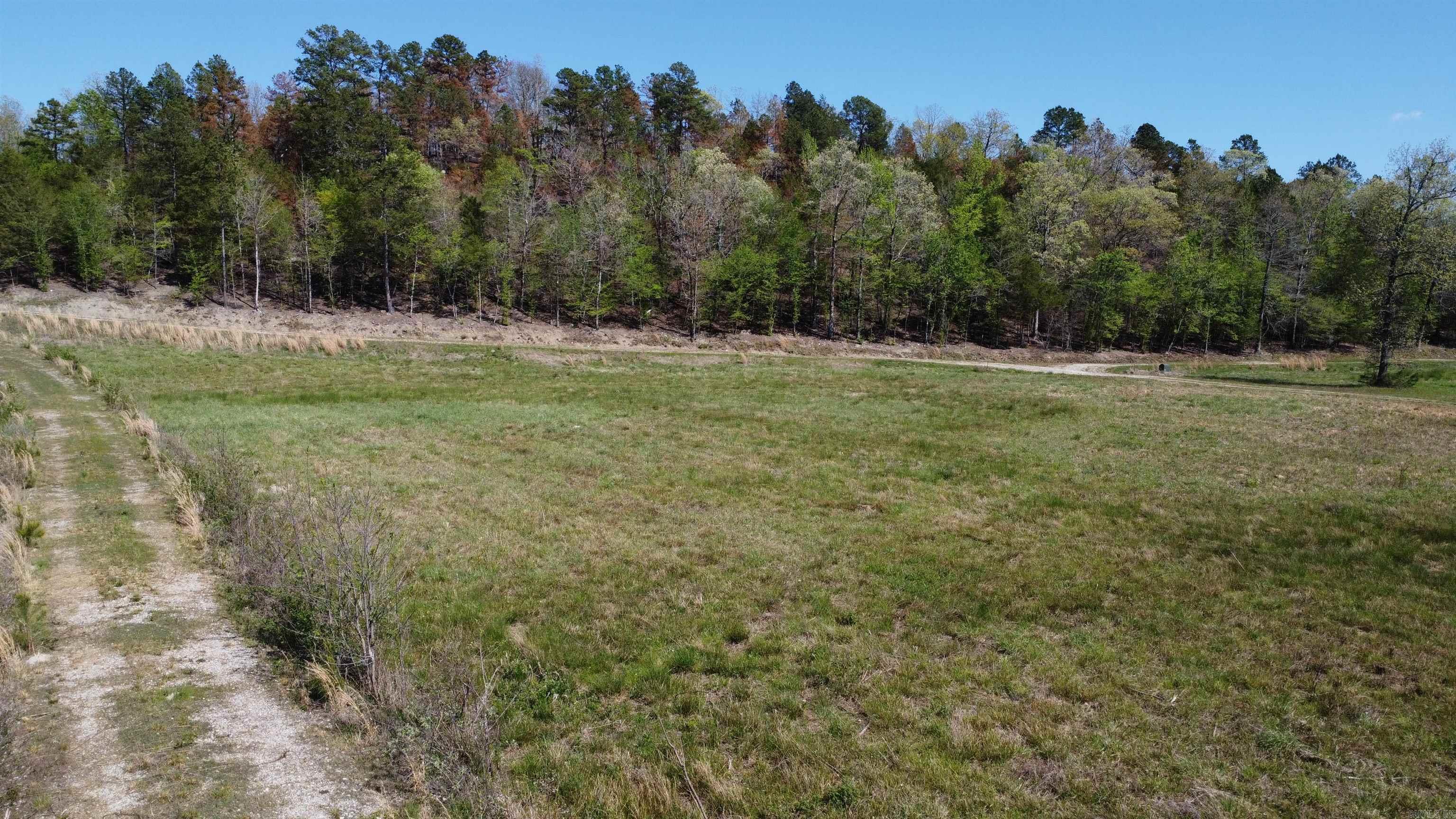 REVAS RETREAT - Land