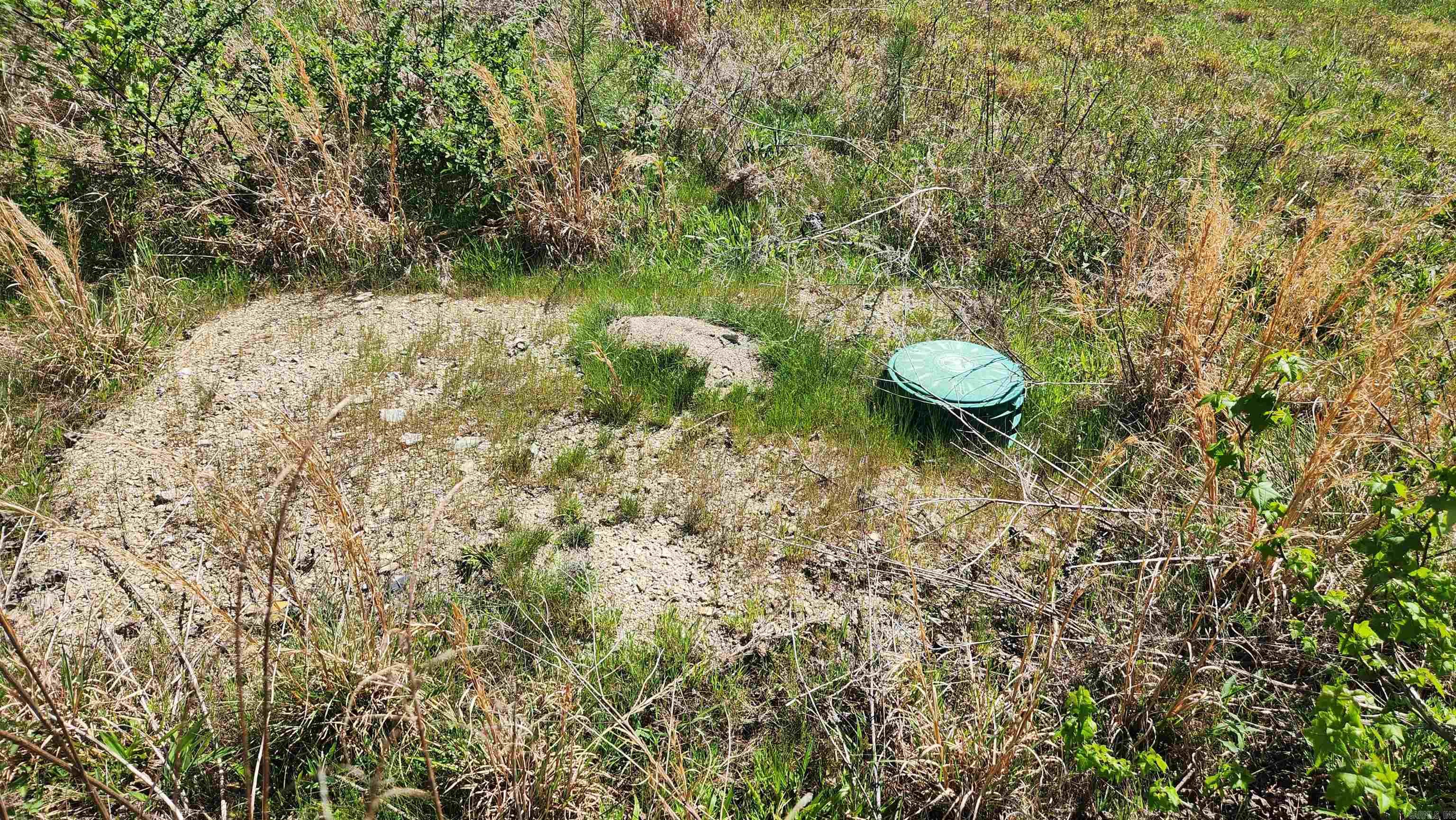 REVAS RETREAT - Land