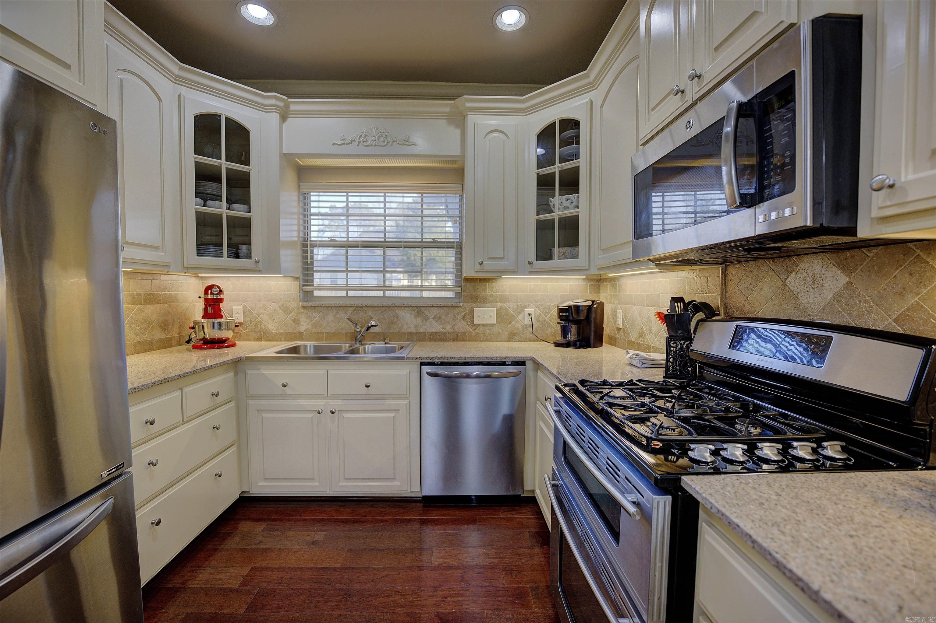 SILVER SPRINGS - Residential