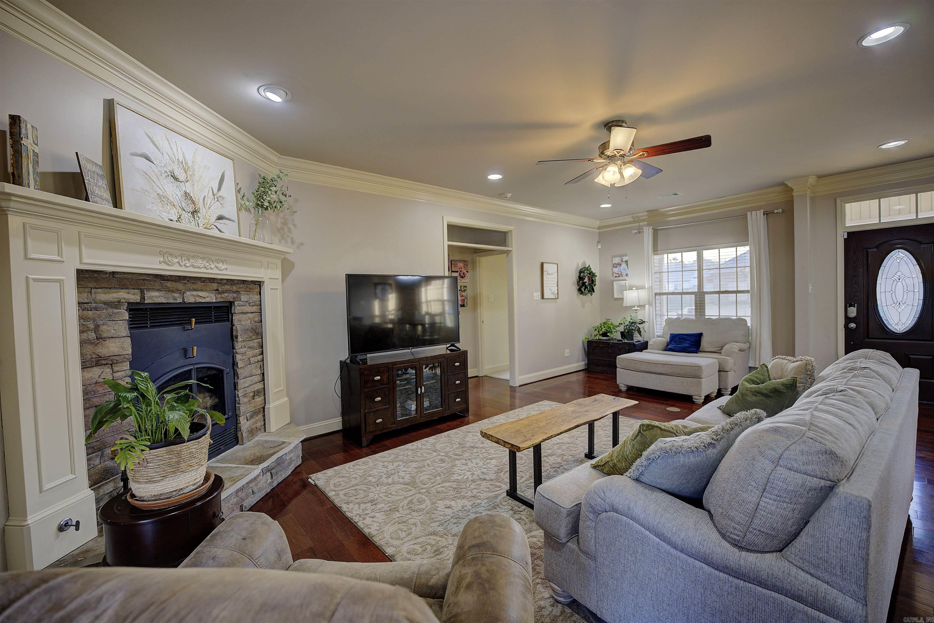 SILVER SPRINGS - Residential