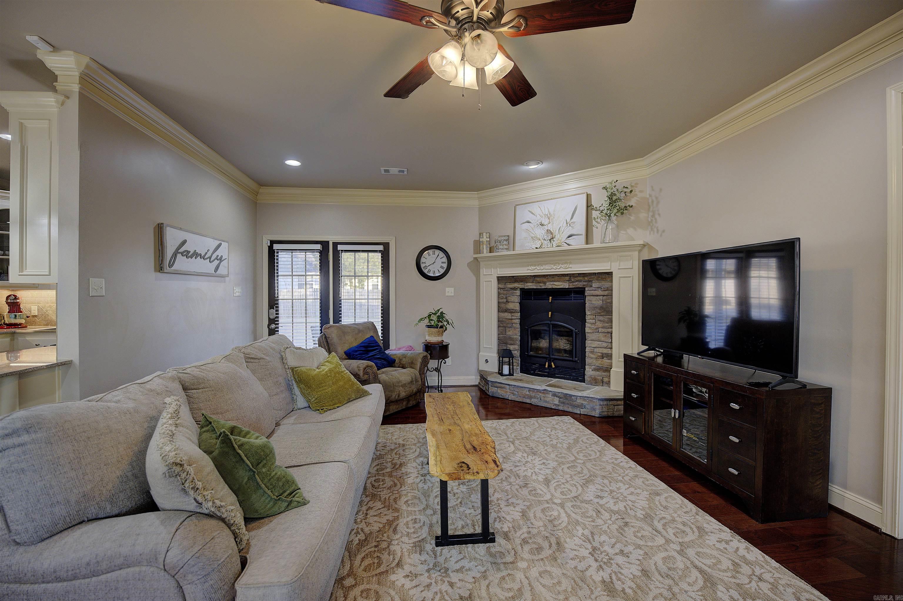 SILVER SPRINGS - Residential