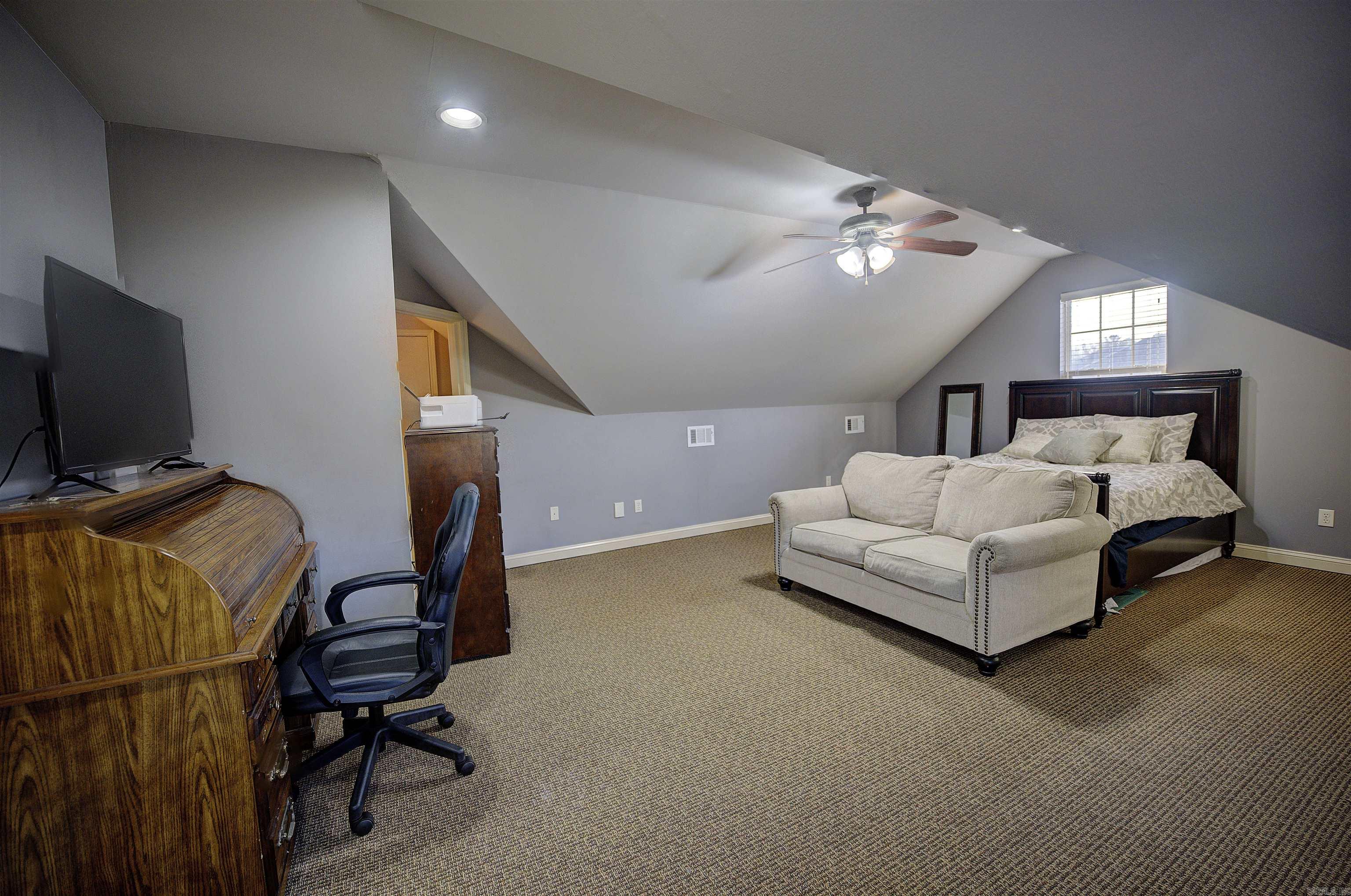 SILVER SPRINGS - Residential