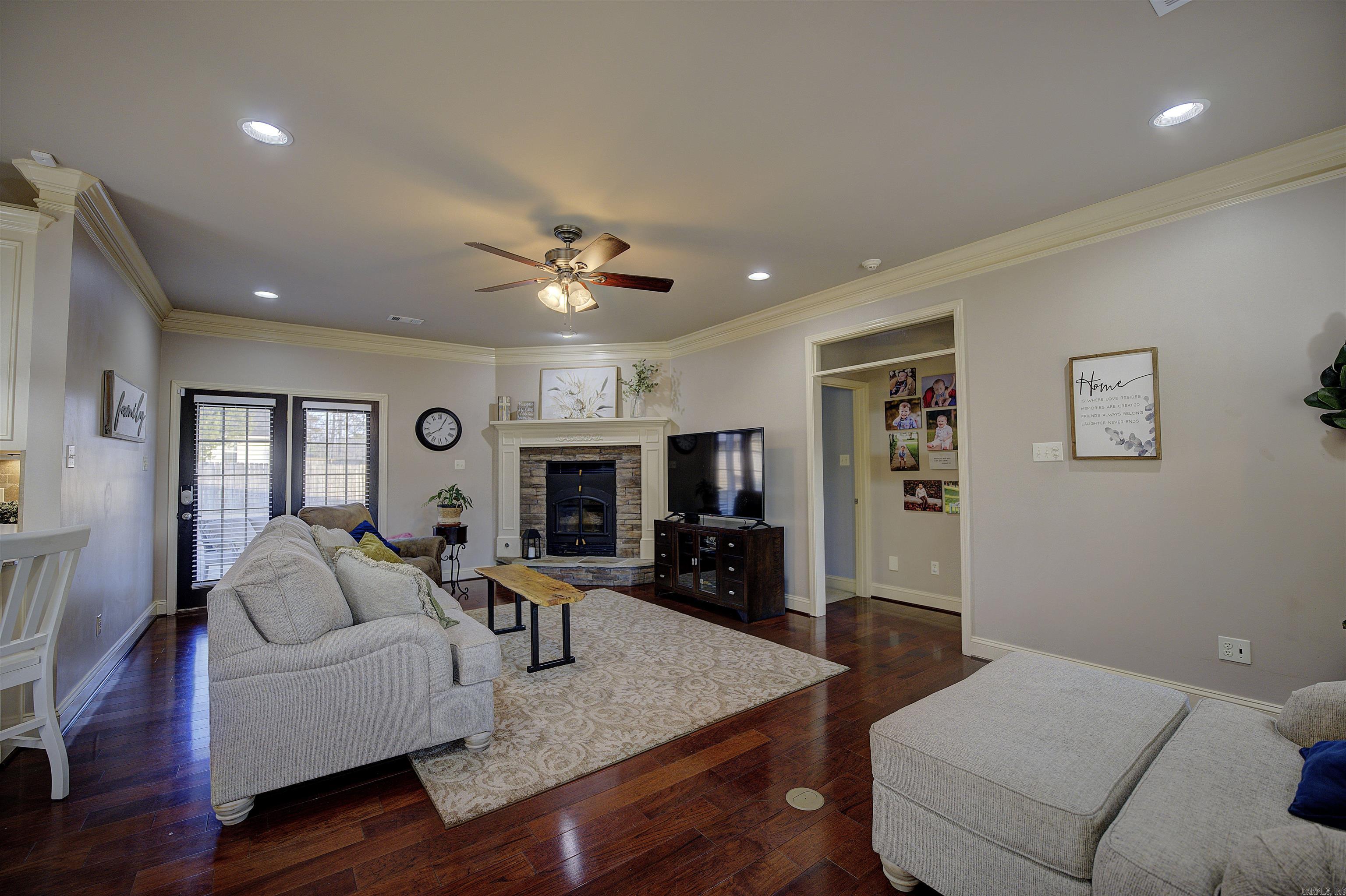 SILVER SPRINGS - Residential