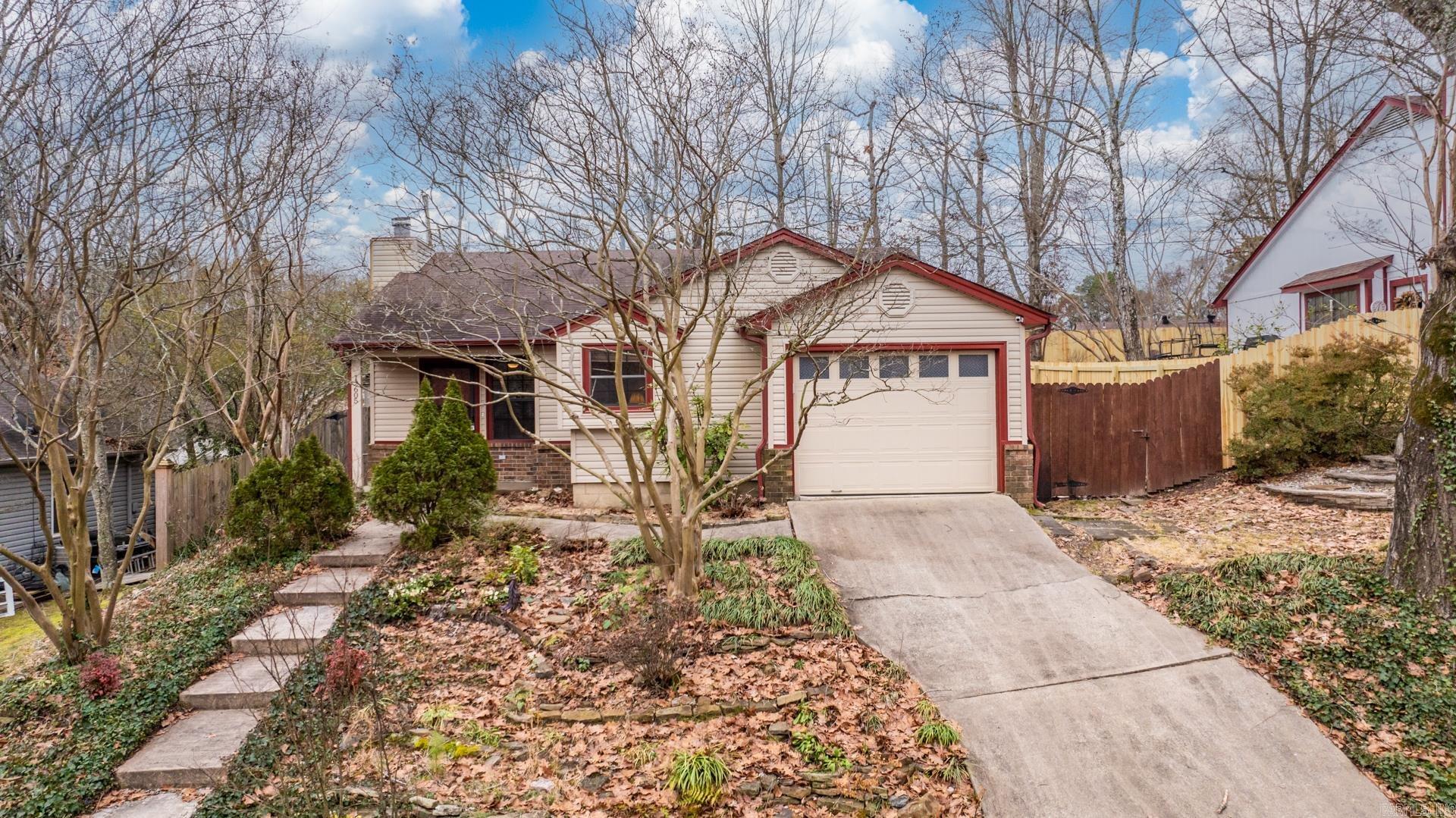 Amazing home in West Little Rock, located close to shopping, dining, and entertainment. Great schools, and quiet neighborhood. This home will not last long. Make it yours today! House will be Sold As Is See Agent Remarks