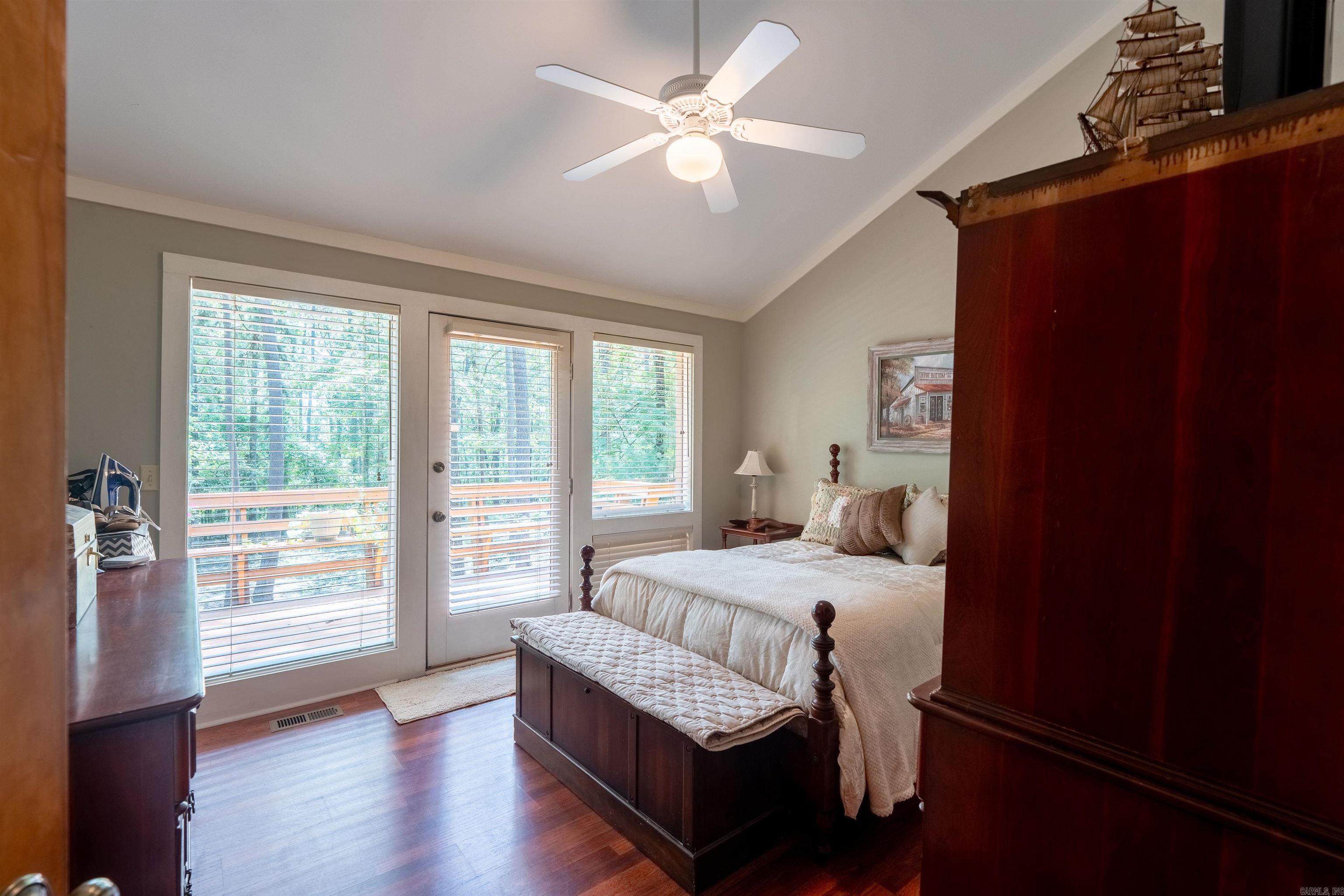 Island Shores - Residential