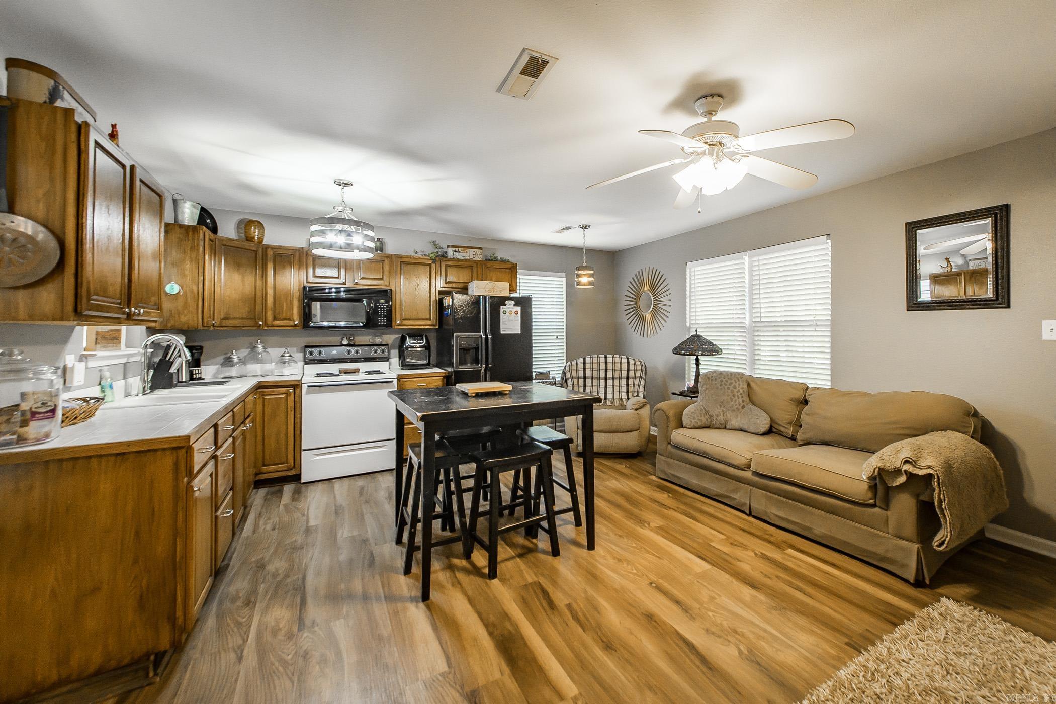 HERITAGE HILL - Residential