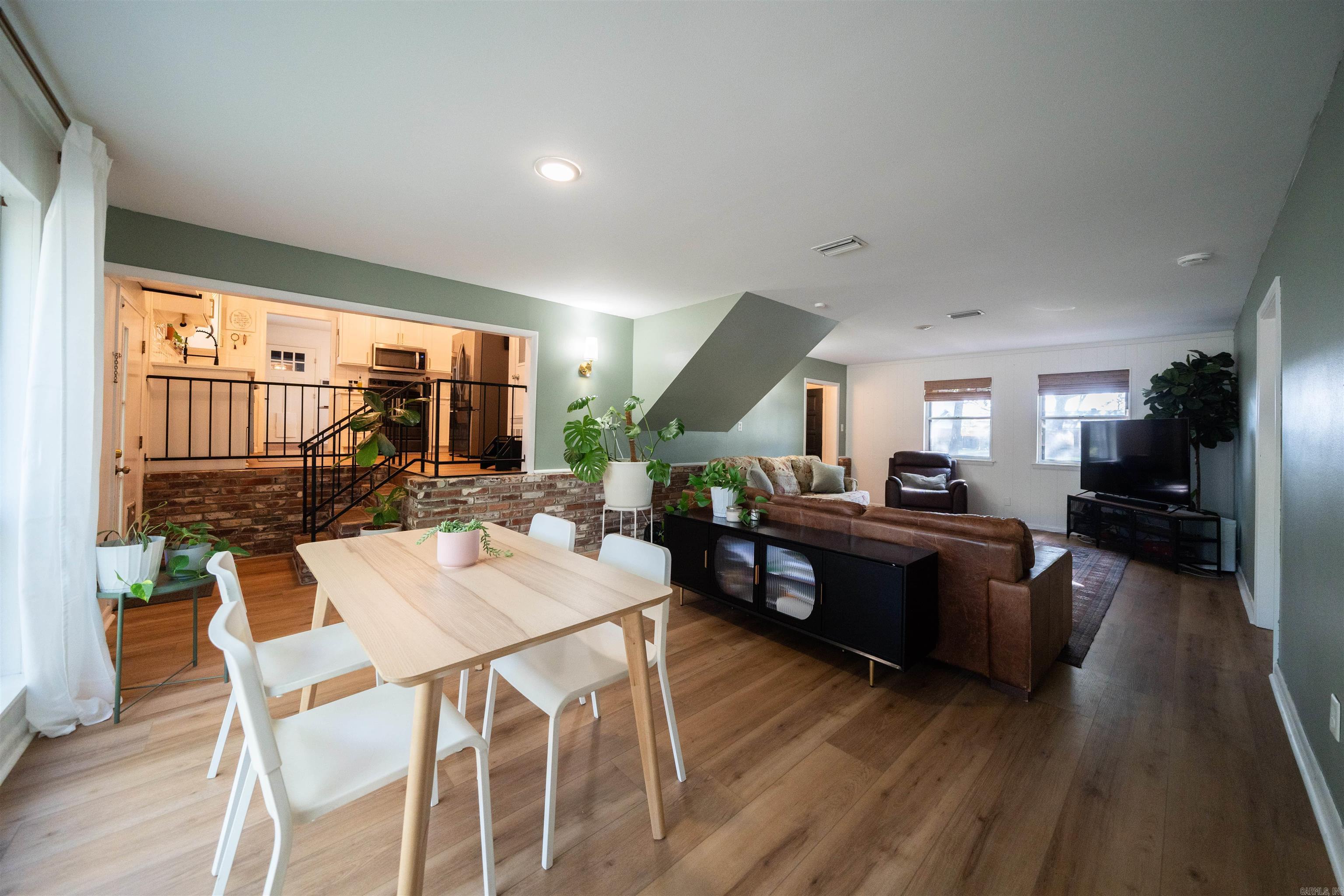 WEST GATE - Residential