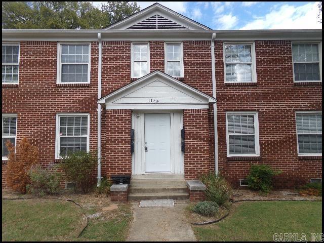 *LITTLE ROCK* CHARMING UNIT IN THE FLEMING & BRADFORD SUBDIVISION!! This Charming Two Bedroom And One Bath Downstairs Unit Offers Over 800 Square Feet of Modern Comfort In A Convenient Location! Enjoy An Updated Kitchen And Bathroom With Stylish Finishes, Plus Beautiful Hardwood And Tile Flooring Throughout! Central A/C and Heating Keeps You Comfortable Year-Round! Street Parking Available!PET FRIENDLY!! AVAILABLE MID TO LATE OCTOBER 2025!!!