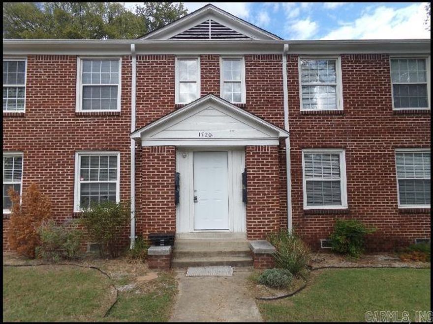 *LITTLE ROCK* CHARMING UNIT IN THE FLEMING & BRADFORD SUBDIVISION!! This Charming Two Bedroom And One Bath Downstairs Unit Offers Over 800 Square Feet of Modern Comfort In A Convenient Location! Enjoy An Updated Kitchen And Bathroom With Stylish Finishes, Plus Beautiful Hardwood And Tile Flooring Throughout! Central A/C and Heating Keeps You Comfortable Year-Round! Street Parking Available!PET FRIENDLY!! AVAILABLE MID TO LATE OCTOBER 2025!!!